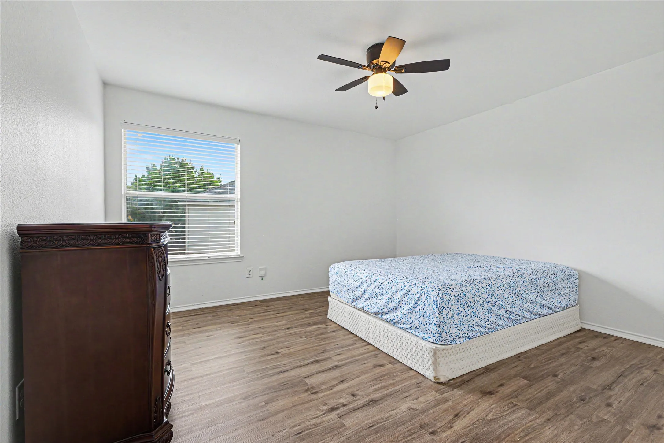 Single Family Residence For Sale in Collin County , 3148 Paradise Valley Drive, Plano, Texas 75025, 5 Bedroom, 4 Bathroom, 2 Garage spaces, 3,240 Sqft, built in 2000, mls#21413781, Real Estate Agent in Plano, Homes For Sale in Collin county, Homes For Sale in Plano, Realtor in Plano Texas, Real Estate Brokerage Independent Realty Texas, Luminita Cordes Realtor