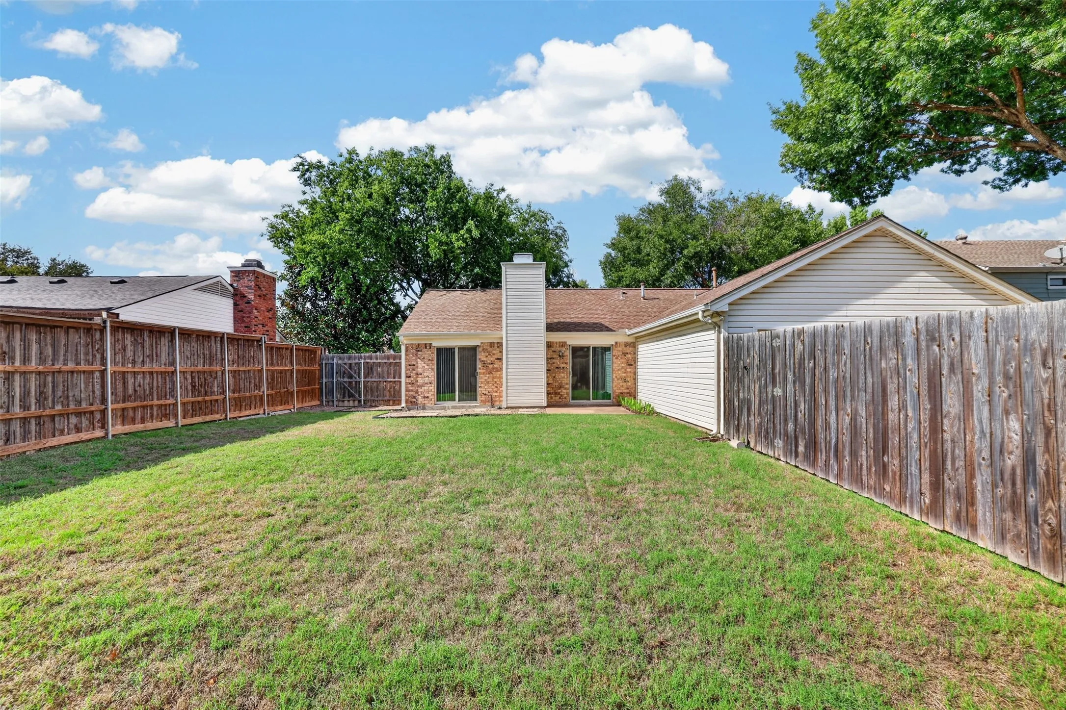 Single Family Residence For Sale in Collin County , 1600 Vera Cruz Drive, Plano, Texas 75074, 3 Bedroom, 2 Bathroom, 2 Garage spaces, 1,455 Sqft, built in 1984, mls#21413619, Real Estate Agent in Plano, Homes For Sale in Collin county, Homes For Sale in Plano, Realtor in Plano Texas, Real Estate Brokerage Independent Realty Texas, Luminita Cordes Realtor