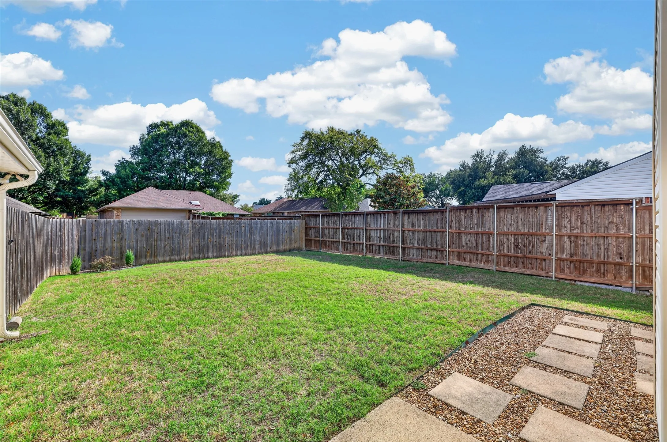 Single Family Residence For Sale in Collin County , 1600 Vera Cruz Drive, Plano, Texas 75074, 3 Bedroom, 2 Bathroom, 2 Garage spaces, 1,455 Sqft, built in 1984, mls#21413619, Real Estate Agent in Plano, Homes For Sale in Collin county, Homes For Sale in Plano, Realtor in Plano Texas, Real Estate Brokerage Independent Realty Texas, Luminita Cordes Realtor