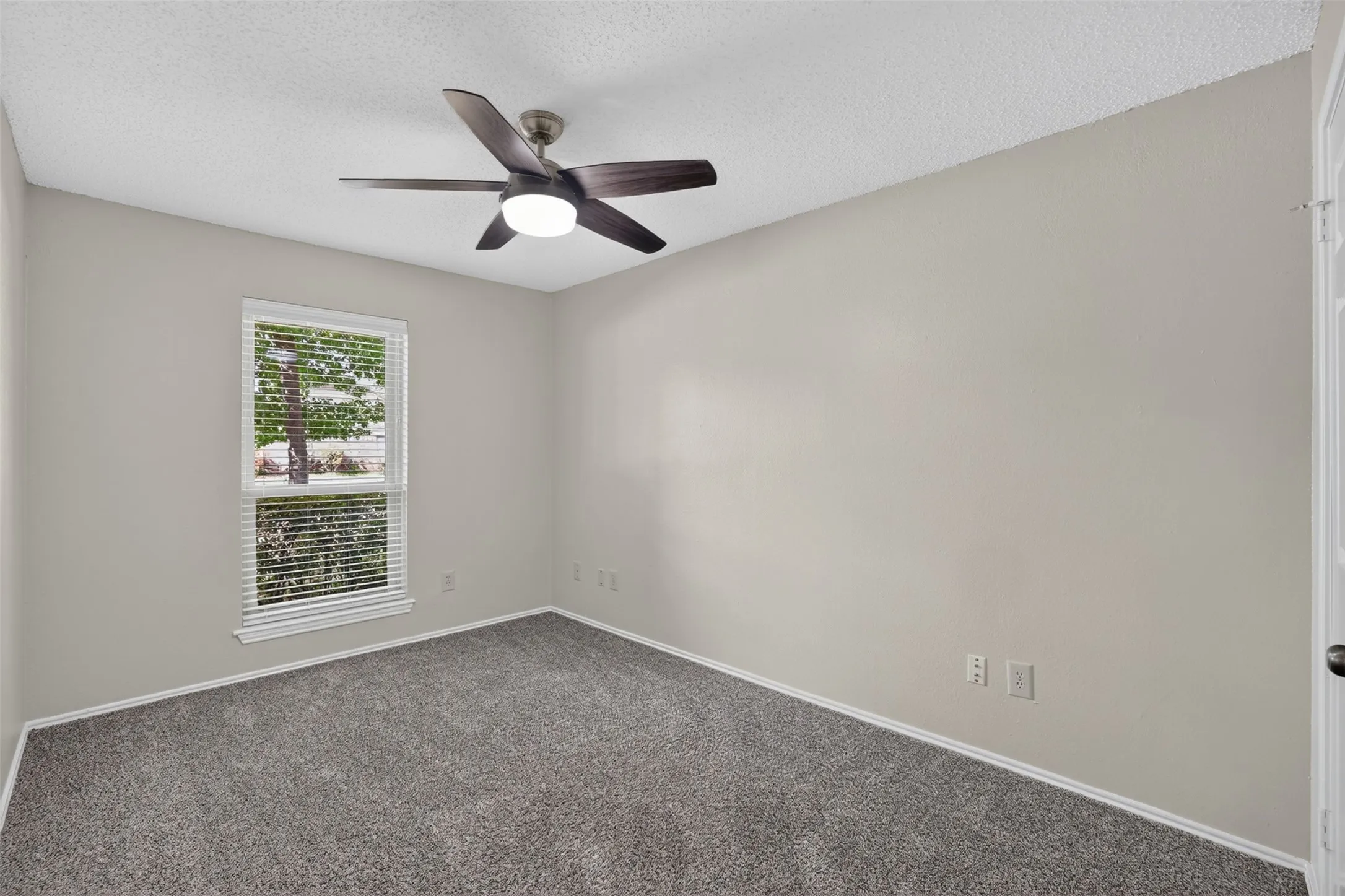 Single Family Residence For Sale in Collin County , 1600 Vera Cruz Drive, Plano, Texas 75074, 3 Bedroom, 2 Bathroom, 2 Garage spaces, 1,455 Sqft, built in 1984, mls#21413619, Real Estate Agent in Plano, Homes For Sale in Collin county, Homes For Sale in Plano, Realtor in Plano Texas, Real Estate Brokerage Independent Realty Texas, Luminita Cordes Realtor