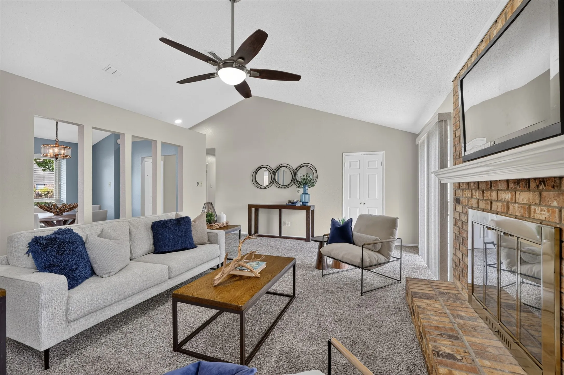 Single Family Residence For Sale in Collin County , 1600 Vera Cruz Drive, Plano, Texas 75074, 3 Bedroom, 2 Bathroom, 2 Garage spaces, 1,455 Sqft, built in 1984, mls#21413619, Real Estate Agent in Plano, Homes For Sale in Collin county, Homes For Sale in Plano, Realtor in Plano Texas, Real Estate Brokerage Independent Realty Texas, Luminita Cordes Realtor