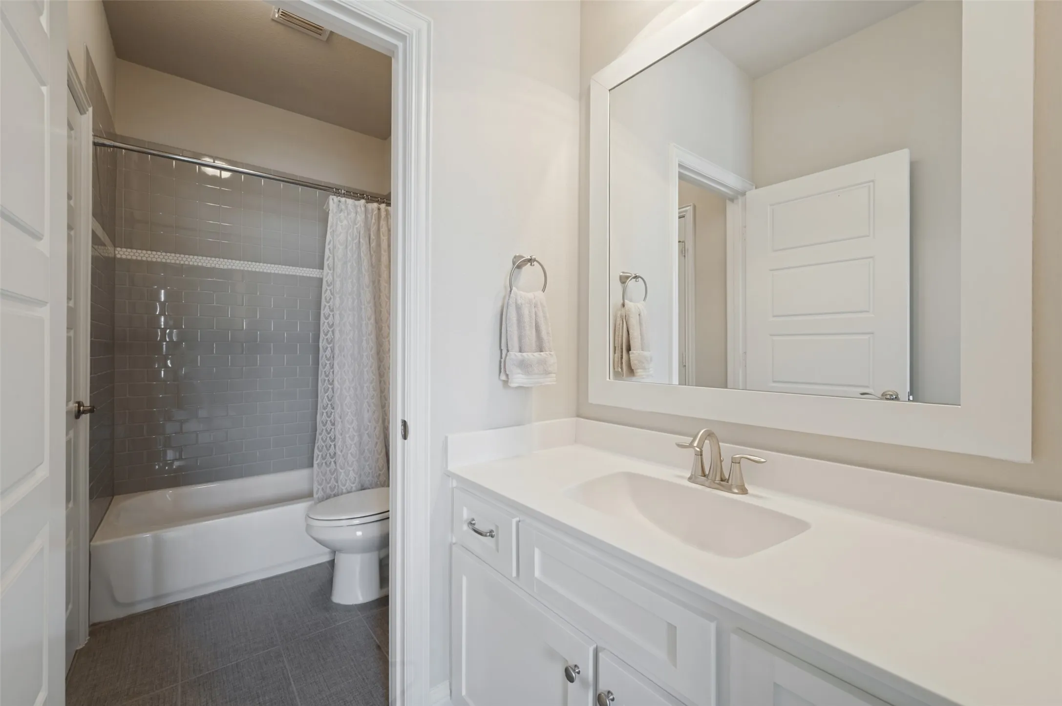 2nd Floor Bathroom