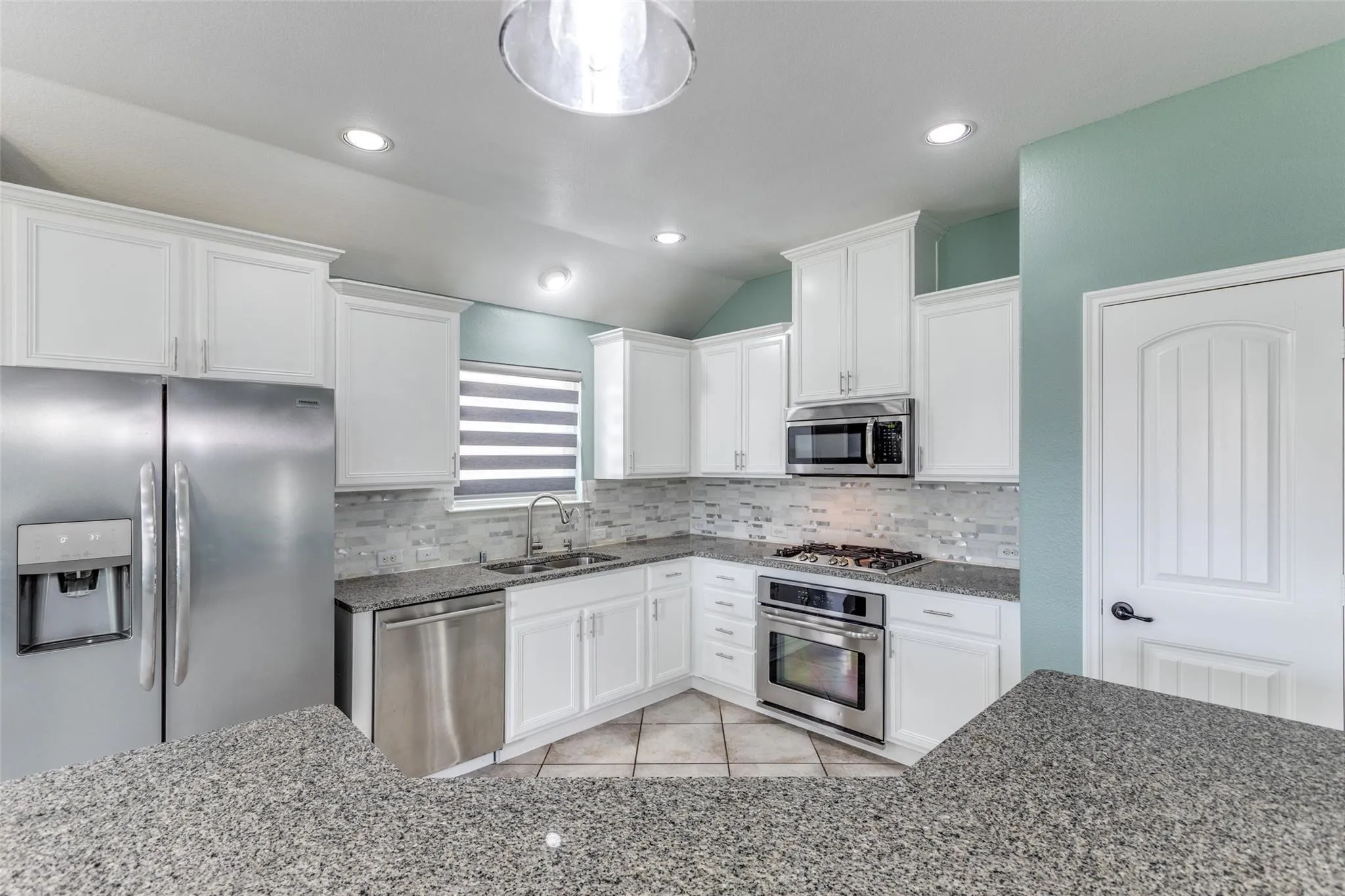 Single Family Residence For Rent in Collin County , 10220 Bennet Drive, Mc Kinney, Texas 75072, 3 Bedroom, 2 Bathroom, 2 Garage spaces, 1,656 Sqft, built in 2015, mls#21414082, Real Estate Agent in Mc Kinney, Homes For Rent in Collin county, Homes For Rent in Mc Kinney, Realtor in Mc Kinney Texas, Real Estate Brokerage Independent Realty Texas, Luminita Cordes Realtor