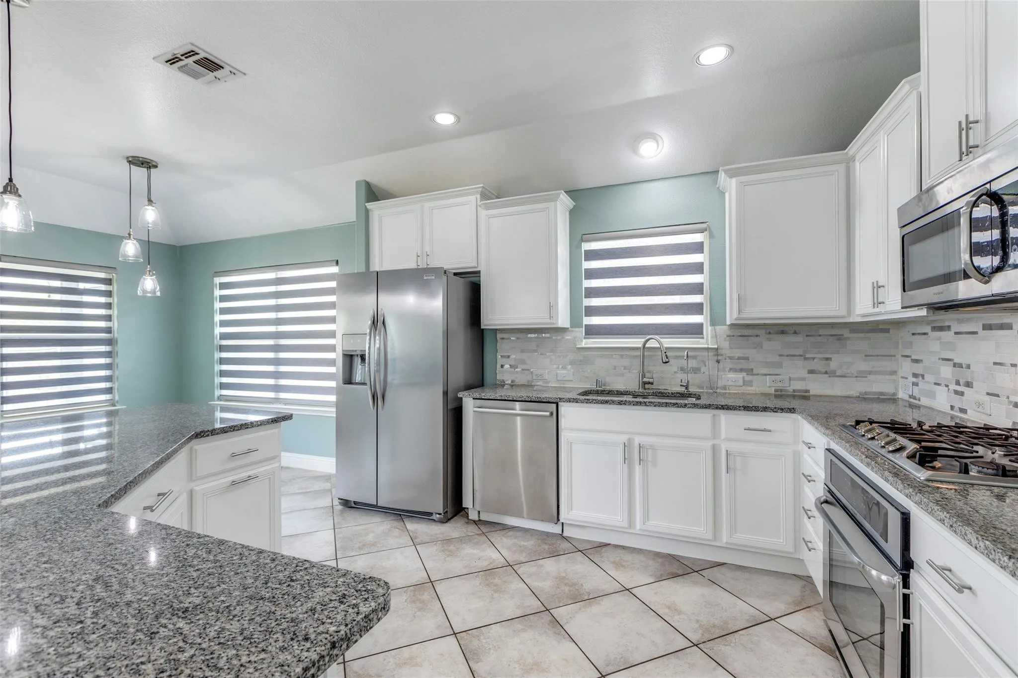 Single Family Residence For Rent in Collin County , 10220 Bennet Drive, Mc Kinney, Texas 75072, 3 Bedroom, 2 Bathroom, 2 Garage spaces, 1,656 Sqft, built in 2015, mls#21414082, Real Estate Agent in Mc Kinney, Homes For Rent in Collin county, Homes For Rent in Mc Kinney, Realtor in Mc Kinney Texas, Real Estate Brokerage Independent Realty Texas, Luminita Cordes Realtor