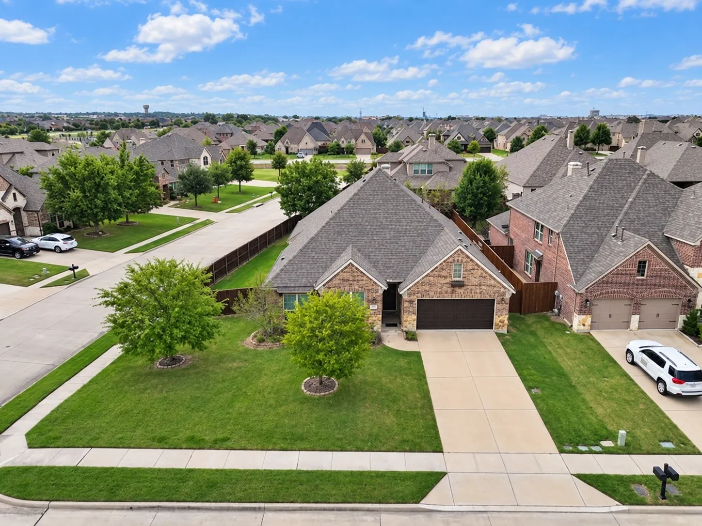 Single Family Residence For Sale in Collin County , 341 Evening Sun Drive, Prosper, Texas 75078, 3 Bedroom, 3 Bathroom, 3 Garage spaces, 2,632 Sqft, built in 2016, mls#21411759, Real Estate Agent in Prosper, Homes For Sale in Collin county, Homes For Sale in Prosper, Realtor in Prosper Texas, Real Estate Brokerage Independent Realty Texas, Luminita Cordes Realtor