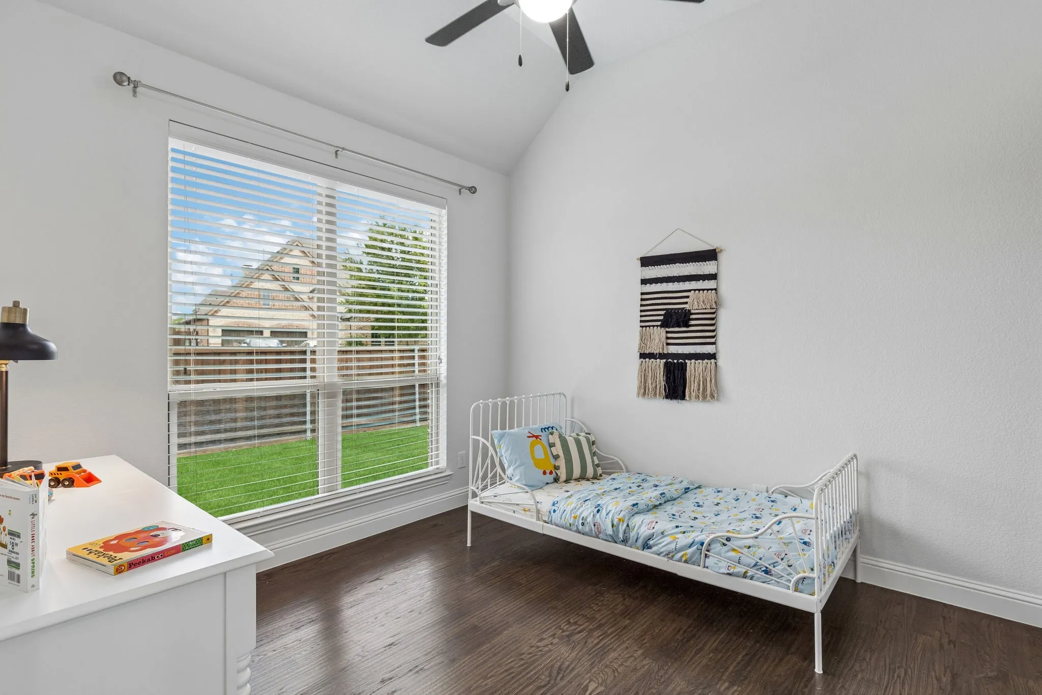 Single Family Residence For Sale in Collin County , 341 Evening Sun Drive, Prosper, Texas 75078, 3 Bedroom, 3 Bathroom, 3 Garage spaces, 2,632 Sqft, built in 2016, mls#21411759, Real Estate Agent in Prosper, Homes For Sale in Collin county, Homes For Sale in Prosper, Realtor in Prosper Texas, Real Estate Brokerage Independent Realty Texas, Luminita Cordes Realtor
