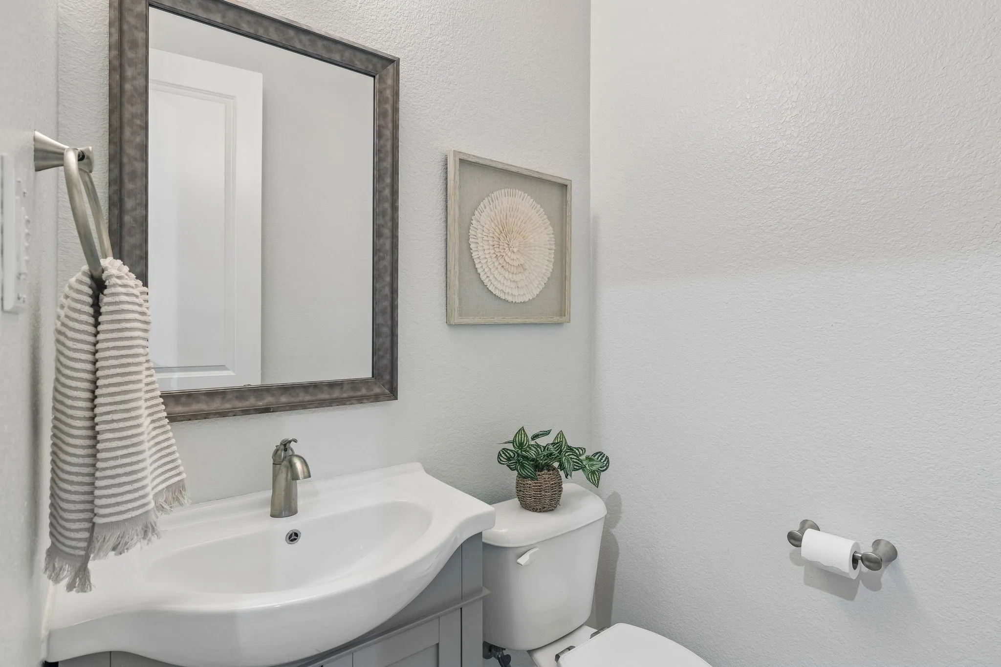 Single Family Residence For Sale in Collin County , 341 Evening Sun Drive, Prosper, Texas 75078, 3 Bedroom, 3 Bathroom, 3 Garage spaces, 2,632 Sqft, built in 2016, mls#21411759, Real Estate Agent in Prosper, Homes For Sale in Collin county, Homes For Sale in Prosper, Realtor in Prosper Texas, Real Estate Brokerage Independent Realty Texas, Luminita Cordes Realtor