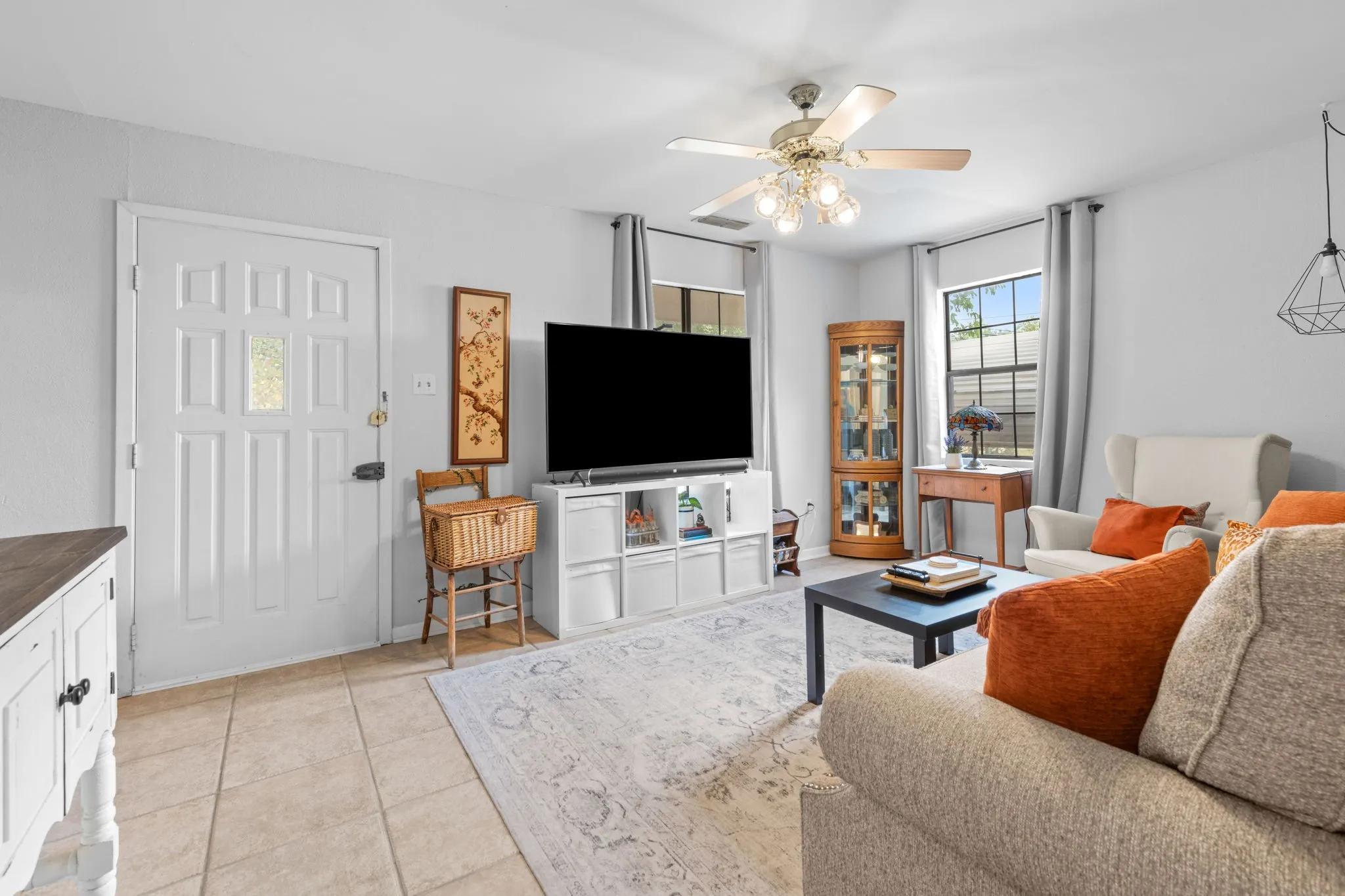 Single Family Residence For Sale in Taylor County , 1341 Lakeside Drive, Abilene, Texas 79602, 4 Bedroom, 2 Bathroom, Garage spaces, 1,476 Sqft, built in 1985, mls#21412695, Real Estate Agent in Abilene, Homes For Sale in Taylor county, Homes For Sale in Abilene, Realtor in Abilene Texas, Real Estate Brokerage Independent Realty Texas, Luminita Cordes Realtor
