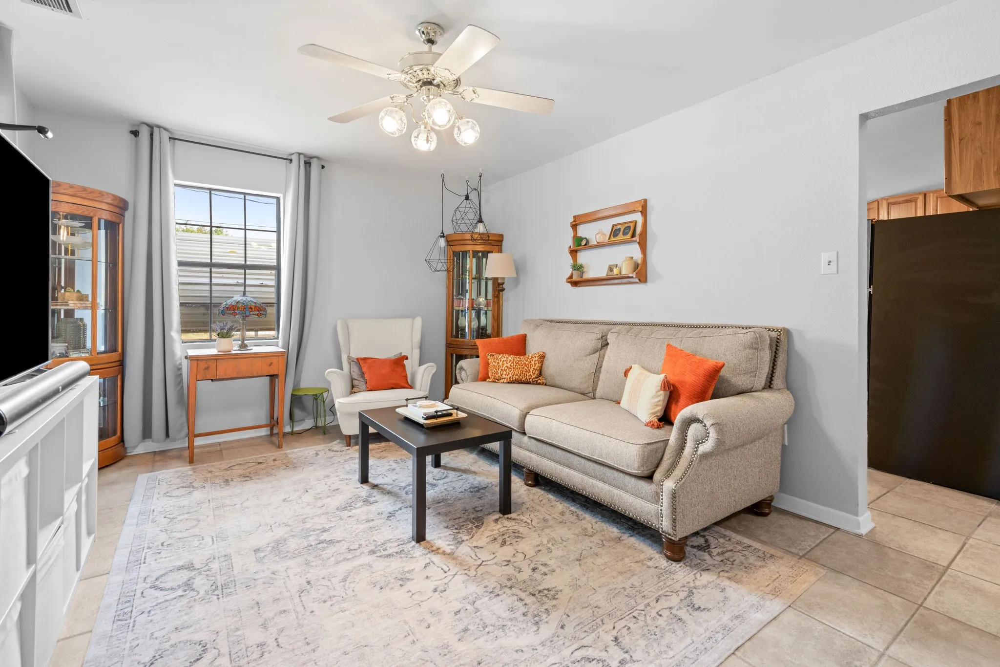 Single Family Residence For Sale in Taylor County , 1341 Lakeside Drive, Abilene, Texas 79602, 4 Bedroom, 2 Bathroom, Garage spaces, 1,476 Sqft, built in 1985, mls#21412695, Real Estate Agent in Abilene, Homes For Sale in Taylor county, Homes For Sale in Abilene, Realtor in Abilene Texas, Real Estate Brokerage Independent Realty Texas, Luminita Cordes Realtor