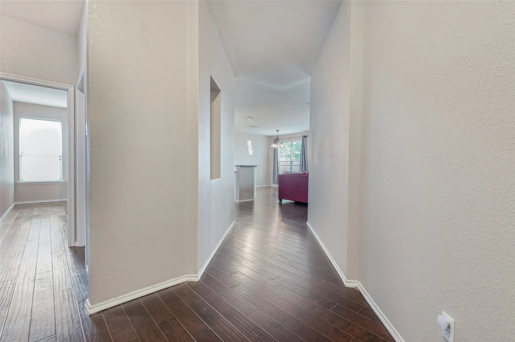 Single Family Residence For Sale in Tarrant County , 6441 Waterhill Lane, Fort Worth, Texas 76179, 3 Bedroom, 2 Bathroom, 2 Garage spaces, 1,579 Sqft, built in 2005, mls#21411695, Real Estate Agent in Fort Worth, Homes For Sale in Tarrant county, Homes For Sale in Fort Worth, Realtor in Fort Worth Texas, Real Estate Brokerage Independent Realty Texas, Luminita Cordes Realtor