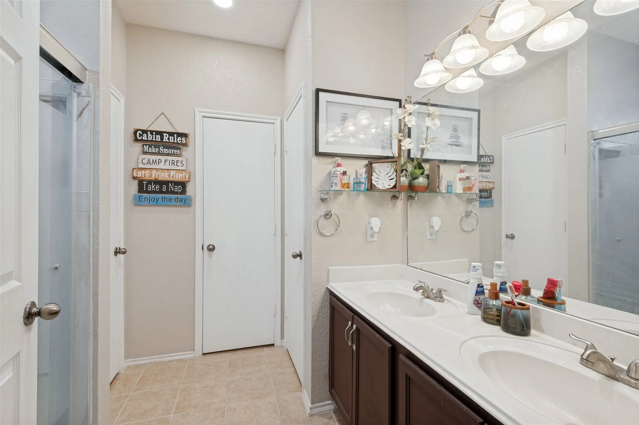 Single Family Residence For Sale in Tarrant County , 6441 Waterhill Lane, Fort Worth, Texas 76179, 3 Bedroom, 2 Bathroom, 2 Garage spaces, 1,579 Sqft, built in 2005, mls#21411695, Real Estate Agent in Fort Worth, Homes For Sale in Tarrant county, Homes For Sale in Fort Worth, Realtor in Fort Worth Texas, Real Estate Brokerage Independent Realty Texas, Luminita Cordes Realtor