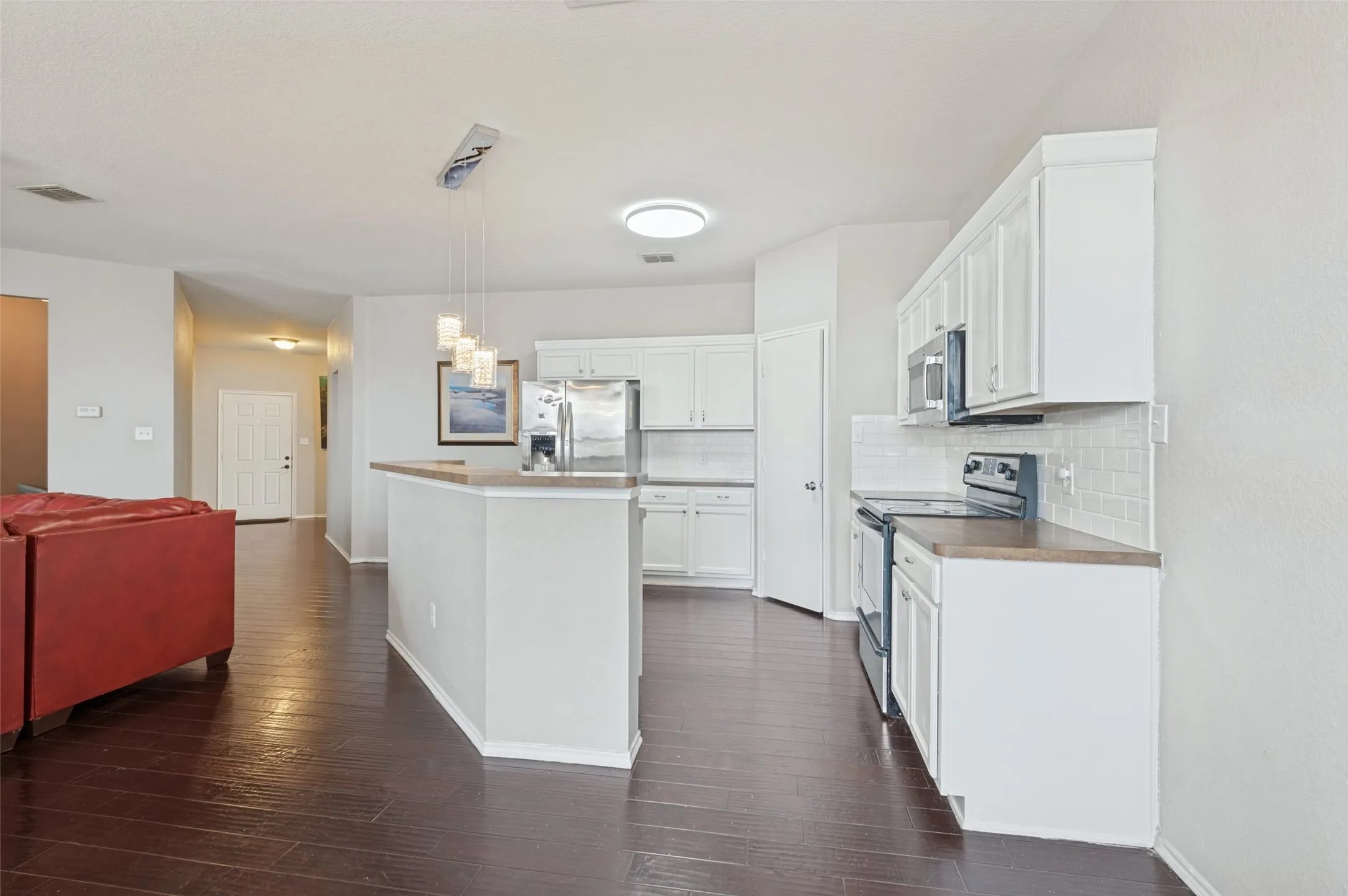 Single Family Residence For Sale in Tarrant County , 6441 Waterhill Lane, Fort Worth, Texas 76179, 3 Bedroom, 2 Bathroom, 2 Garage spaces, 1,579 Sqft, built in 2005, mls#21411695, Real Estate Agent in Fort Worth, Homes For Sale in Tarrant county, Homes For Sale in Fort Worth, Realtor in Fort Worth Texas, Real Estate Brokerage Independent Realty Texas, Luminita Cordes Realtor