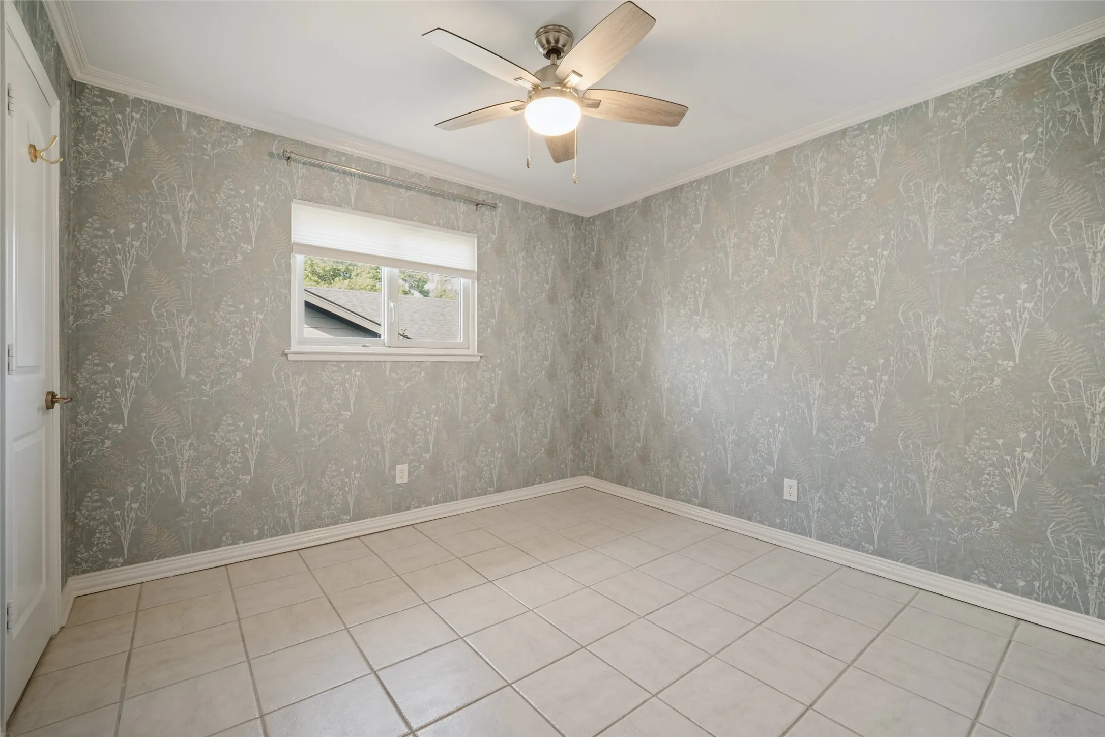 Single Family Residence For Sale in Dallas County , 6630 Town Bluff Drive, Dallas, Texas 75248, 3 Bedroom, 2 Bathroom, 2 Garage spaces, 1,828 Sqft, built in 1971, mls#21412022, Real Estate Agent in Dallas, Homes For Sale in Dallas county, Homes For Sale in Dallas, Realtor in Dallas Texas, Real Estate Brokerage Independent Realty Texas, Luminita Cordes Realtor