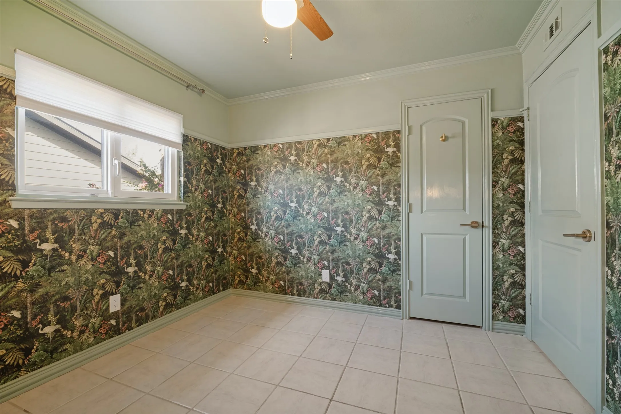 Single Family Residence For Sale in Dallas County , 6630 Town Bluff Drive, Dallas, Texas 75248, 3 Bedroom, 2 Bathroom, 2 Garage spaces, 1,828 Sqft, built in 1971, mls#21412022, Real Estate Agent in Dallas, Homes For Sale in Dallas county, Homes For Sale in Dallas, Realtor in Dallas Texas, Real Estate Brokerage Independent Realty Texas, Luminita Cordes Realtor