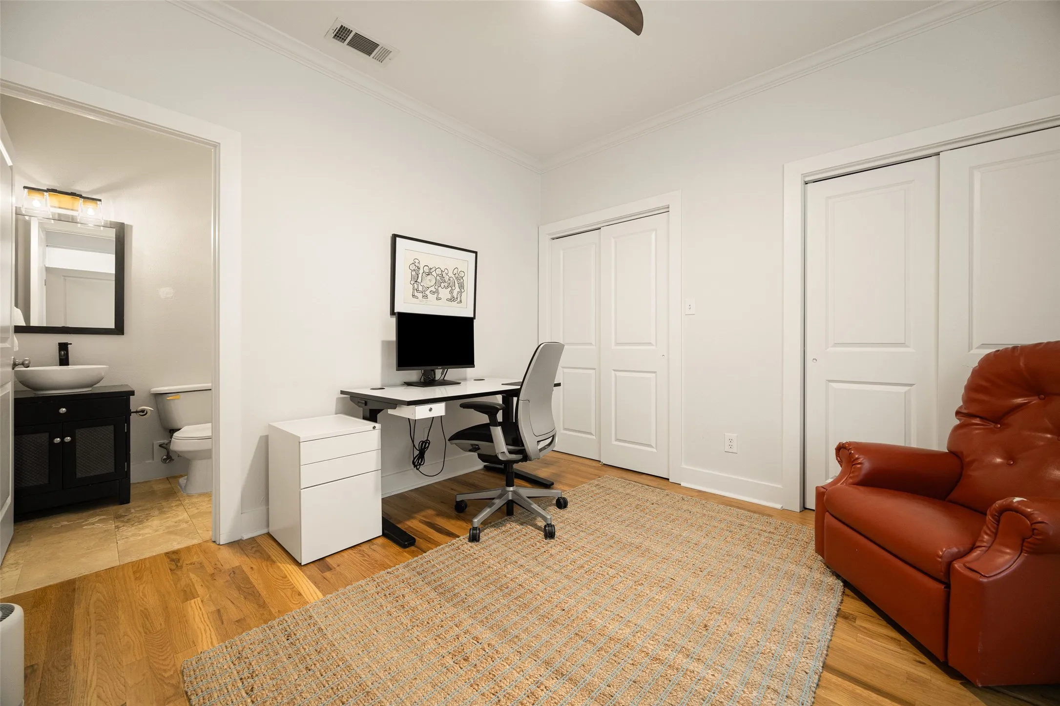 Condominium For Sale in Dallas County , 5711 Ross Avenue 6, Dallas, Texas 75206, 2 Bedroom, 3 Bathroom, 2 Garage spaces, 1,395 Sqft, built in 2007, mls#21414105, Real Estate Agent in Dallas, Homes For Sale in Dallas county, Homes For Sale in Dallas, Realtor in Dallas Texas, Real Estate Brokerage Independent Realty Texas, Luminita Cordes Realtor