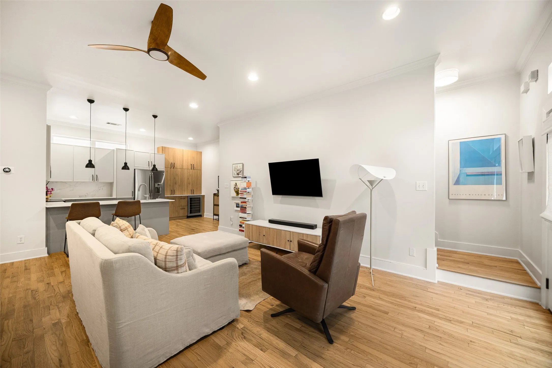 Condominium For Sale in Dallas County , 5711 Ross Avenue 6, Dallas, Texas 75206, 2 Bedroom, 3 Bathroom, 2 Garage spaces, 1,395 Sqft, built in 2007, mls#21414105, Real Estate Agent in Dallas, Homes For Sale in Dallas county, Homes For Sale in Dallas, Realtor in Dallas Texas, Real Estate Brokerage Independent Realty Texas, Luminita Cordes Realtor
