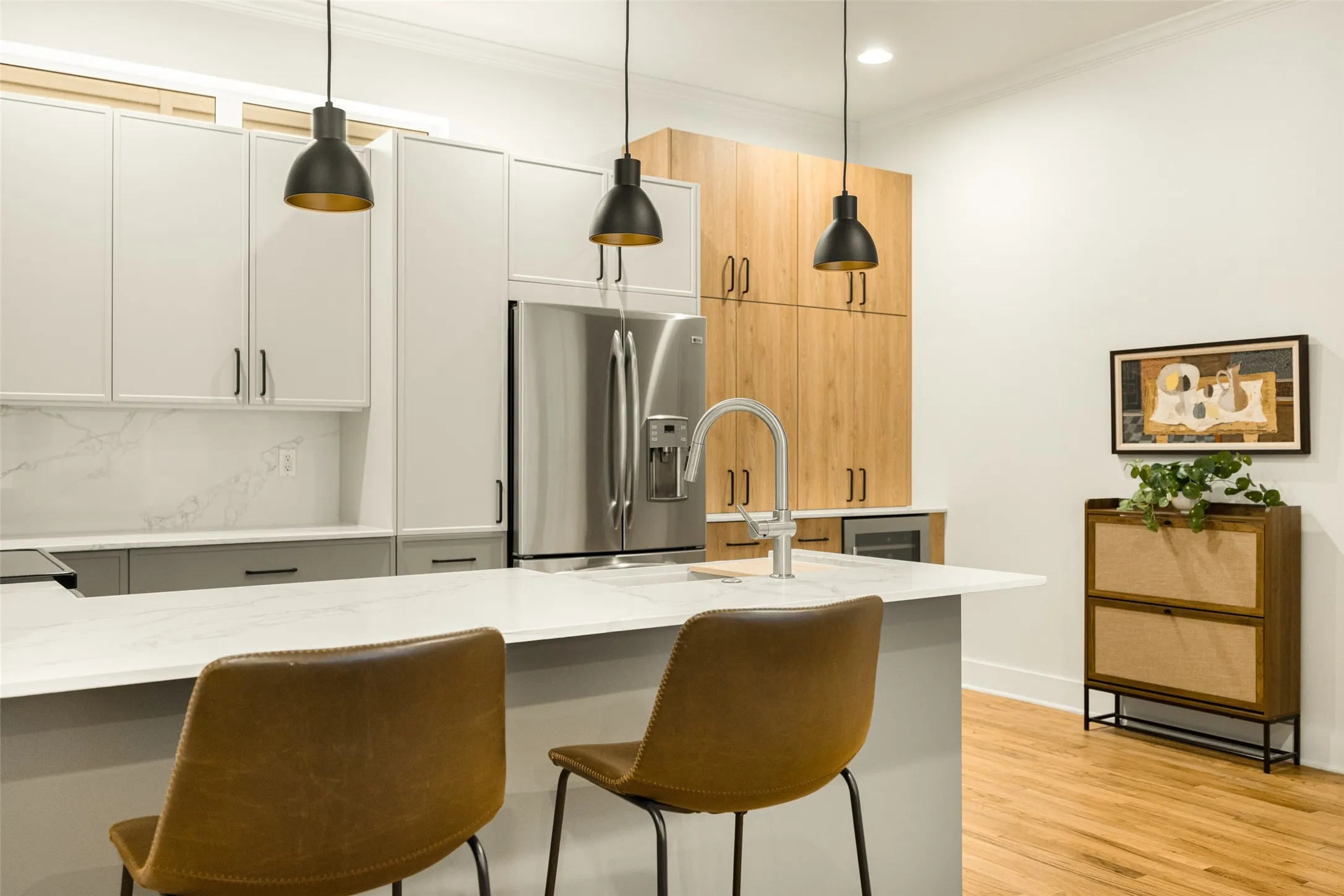 Condominium For Sale in Dallas County , 5711 Ross Avenue 6, Dallas, Texas 75206, 2 Bedroom, 3 Bathroom, 2 Garage spaces, 1,395 Sqft, built in 2007, mls#21414105, Real Estate Agent in Dallas, Homes For Sale in Dallas county, Homes For Sale in Dallas, Realtor in Dallas Texas, Real Estate Brokerage Independent Realty Texas, Luminita Cordes Realtor