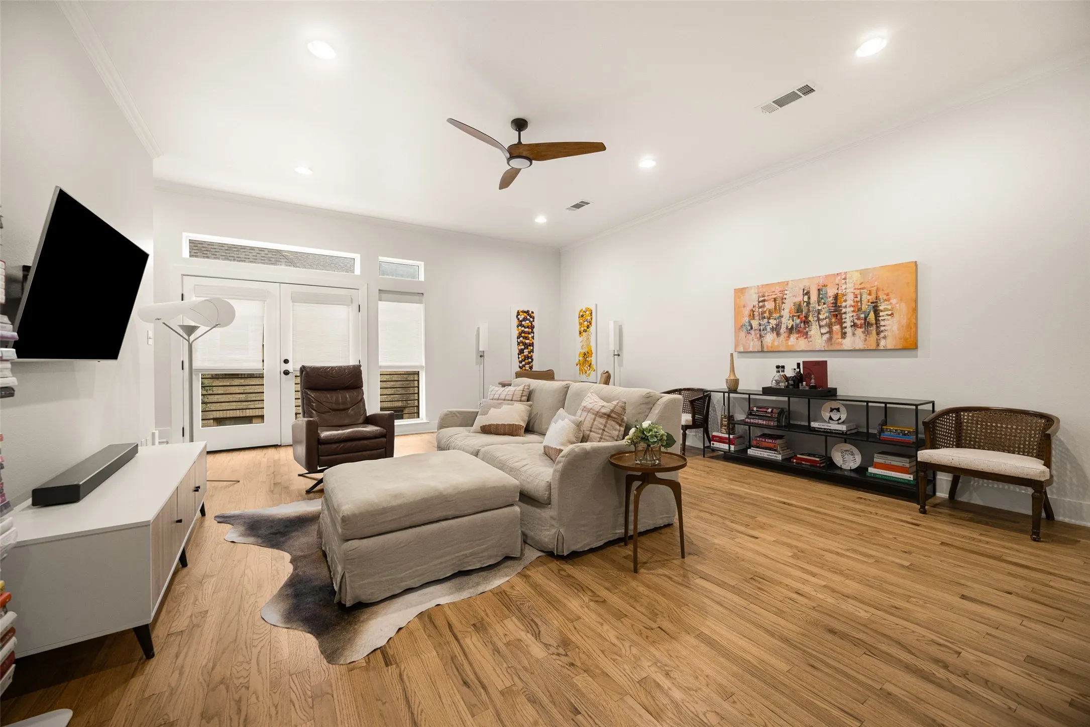 Condominium For Sale in Dallas County , 5711 Ross Avenue 6, Dallas, Texas 75206, 2 Bedroom, 3 Bathroom, 2 Garage spaces, 1,395 Sqft, built in 2007, mls#21414105, Real Estate Agent in Dallas, Homes For Sale in Dallas county, Homes For Sale in Dallas, Realtor in Dallas Texas, Real Estate Brokerage Independent Realty Texas, Luminita Cordes Realtor
