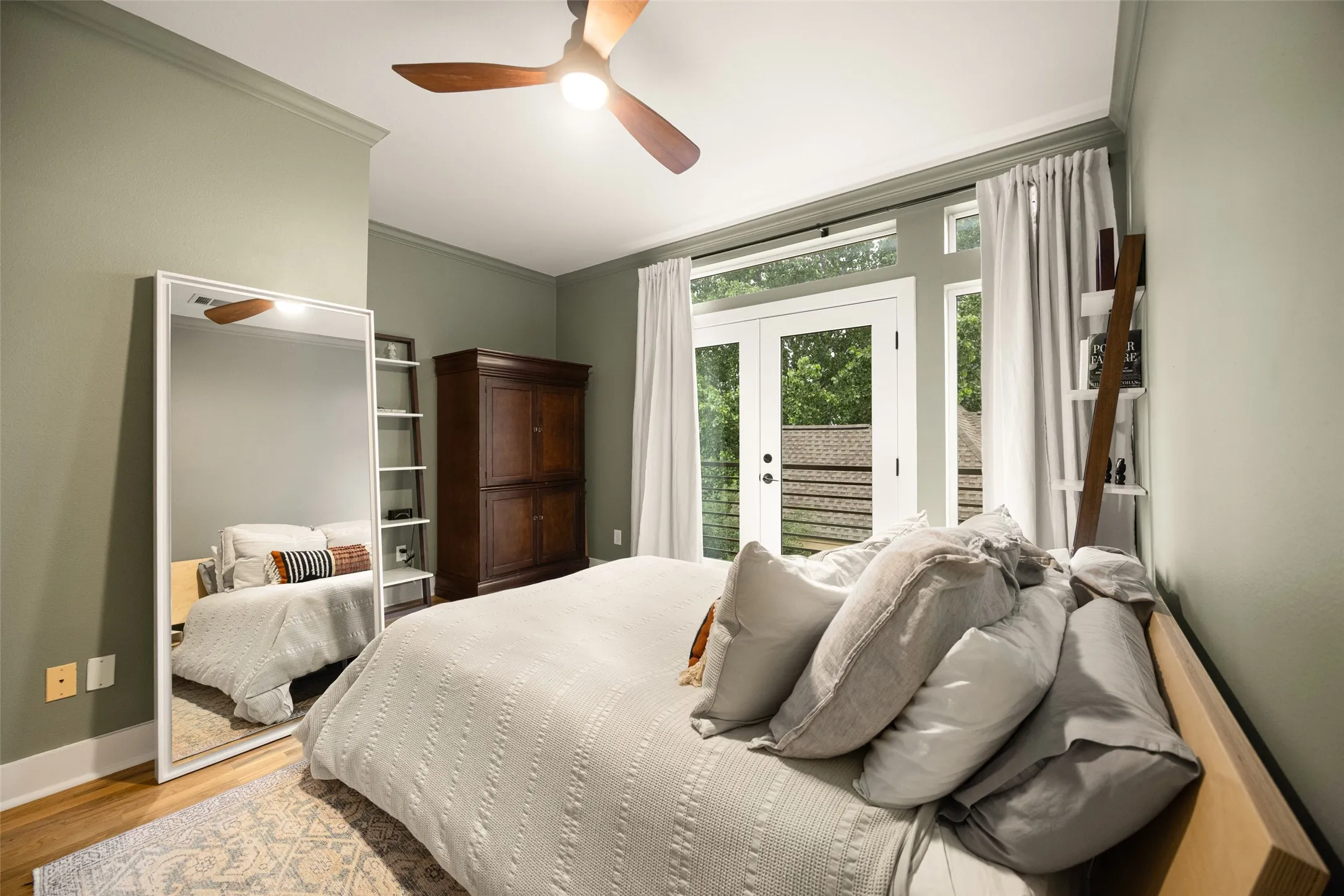 Condominium For Sale in Dallas County , 5711 Ross Avenue 6, Dallas, Texas 75206, 2 Bedroom, 3 Bathroom, 2 Garage spaces, 1,395 Sqft, built in 2007, mls#21414105, Real Estate Agent in Dallas, Homes For Sale in Dallas county, Homes For Sale in Dallas, Realtor in Dallas Texas, Real Estate Brokerage Independent Realty Texas, Luminita Cordes Realtor