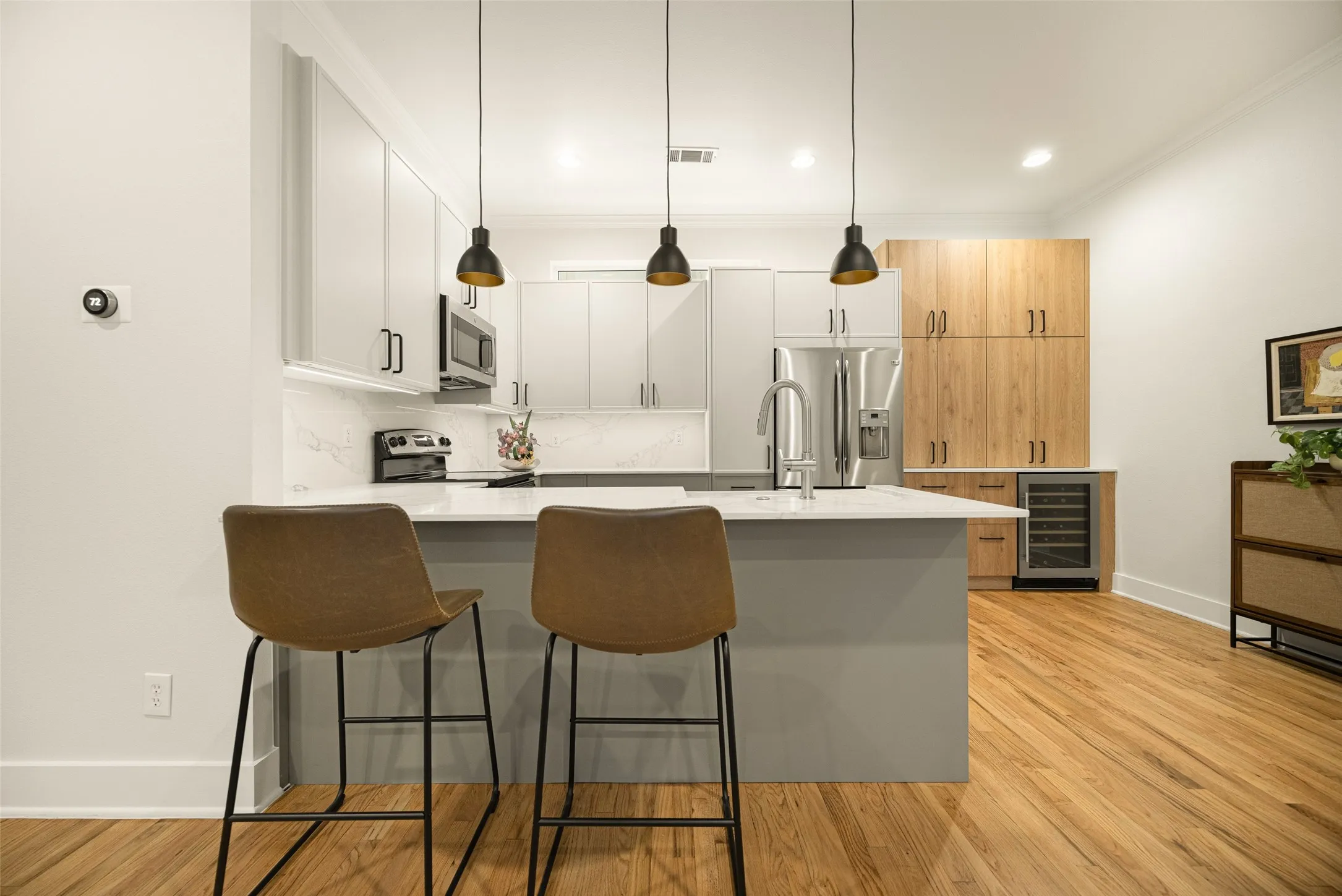 Condominium For Sale in Dallas County , 5711 Ross Avenue 6, Dallas, Texas 75206, 2 Bedroom, 3 Bathroom, 2 Garage spaces, 1,395 Sqft, built in 2007, mls#21414105, Real Estate Agent in Dallas, Homes For Sale in Dallas county, Homes For Sale in Dallas, Realtor in Dallas Texas, Real Estate Brokerage Independent Realty Texas, Luminita Cordes Realtor