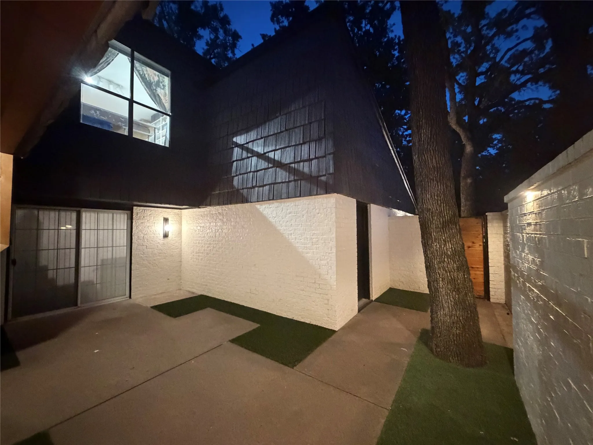 Single Family Residence For Rent in Denton County , 103 Fairway Village Drive, Trophy Club, Texas 76262, 3 Bedroom, 3 Bathroom, 2 Garage spaces, 2,022 Sqft, built in 1976, mls#21414079, Real Estate Agent in Trophy Club, Homes For Rent in Denton county, Homes For Rent in Trophy Club, Realtor in Trophy Club Texas, Real Estate Brokerage Independent Realty Texas, Luminita Cordes Realtor