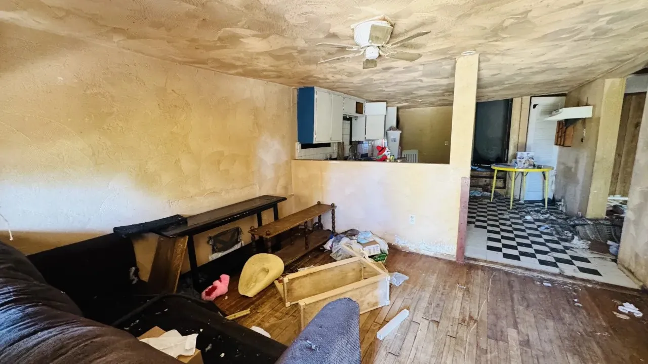 Single Family Residence For Sale in Taylor County , 2117 Poplar Street, Abilene, Texas 79602, 3 Bedroom, 1 Bathroom, Garage spaces, 1,092 Sqft, built in 1941, mls#21413973, Real Estate Agent in Abilene, Homes For Sale in Taylor county, Homes For Sale in Abilene, Realtor in Abilene Texas, Real Estate Brokerage Independent Realty Texas, Luminita Cordes Realtor