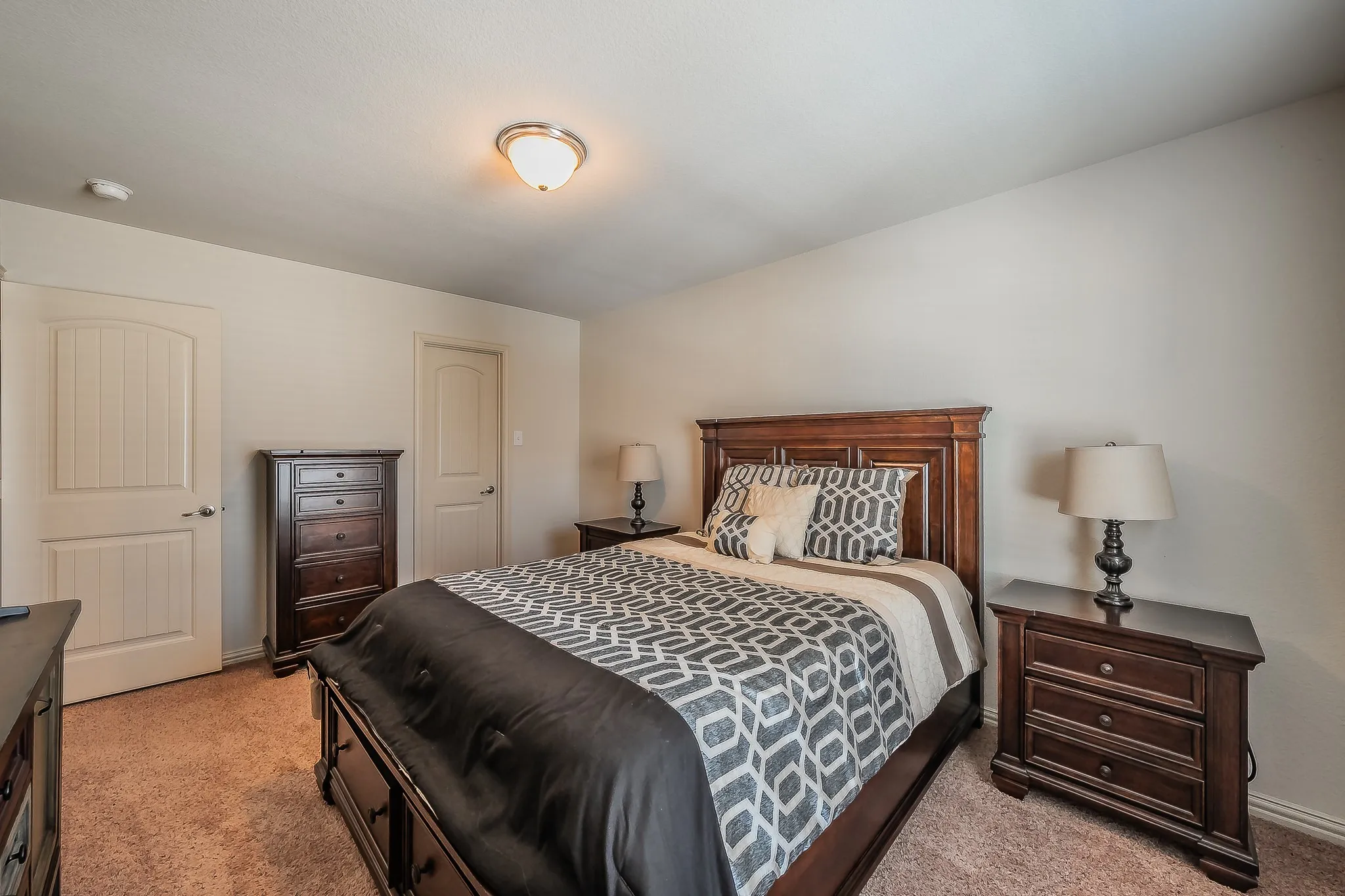 Townhouse For Sale in Tarrant County , 2933 Peyton Brook Drive, Fort Worth, Texas 76137, 3 Bedroom, 3 Bathroom, 2 Garage spaces, 1,491 Sqft, built in 2015, mls#21414160, Real Estate Agent in Fort Worth, Homes For Sale in Tarrant county, Homes For Sale in Fort Worth, Realtor in Fort Worth Texas, Real Estate Brokerage Independent Realty Texas, Luminita Cordes Realtor