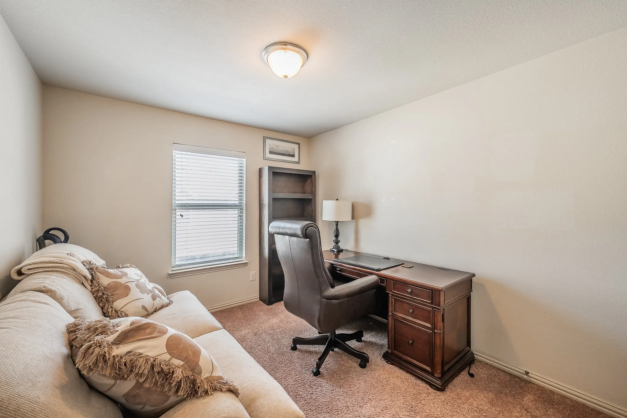 Townhouse For Sale in Tarrant County , 2933 Peyton Brook Drive, Fort Worth, Texas 76137, 3 Bedroom, 3 Bathroom, 2 Garage spaces, 1,491 Sqft, built in 2015, mls#21414160, Real Estate Agent in Fort Worth, Homes For Sale in Tarrant county, Homes For Sale in Fort Worth, Realtor in Fort Worth Texas, Real Estate Brokerage Independent Realty Texas, Luminita Cordes Realtor