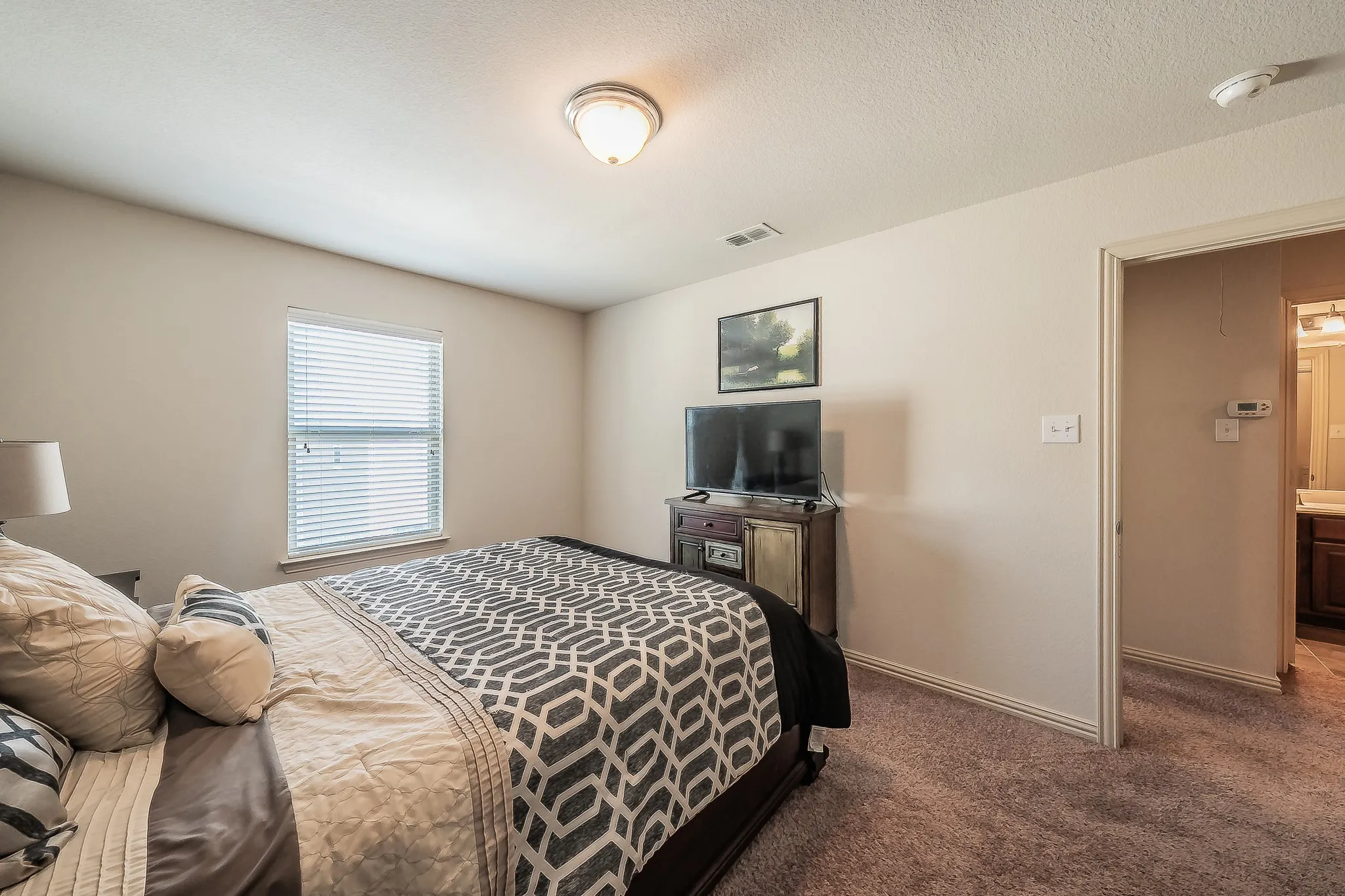 Townhouse For Sale in Tarrant County , 2933 Peyton Brook Drive, Fort Worth, Texas 76137, 3 Bedroom, 3 Bathroom, 2 Garage spaces, 1,491 Sqft, built in 2015, mls#21414160, Real Estate Agent in Fort Worth, Homes For Sale in Tarrant county, Homes For Sale in Fort Worth, Realtor in Fort Worth Texas, Real Estate Brokerage Independent Realty Texas, Luminita Cordes Realtor
