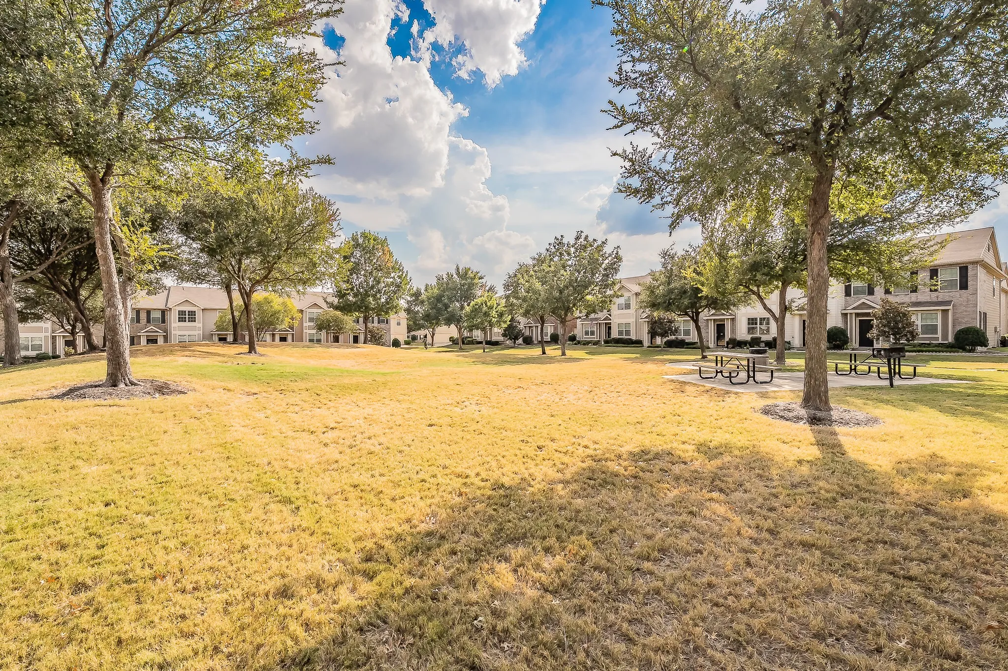 Townhouse For Sale in Tarrant County , 2933 Peyton Brook Drive, Fort Worth, Texas 76137, 3 Bedroom, 3 Bathroom, 2 Garage spaces, 1,491 Sqft, built in 2015, mls#21414160, Real Estate Agent in Fort Worth, Homes For Sale in Tarrant county, Homes For Sale in Fort Worth, Realtor in Fort Worth Texas, Real Estate Brokerage Independent Realty Texas, Luminita Cordes Realtor