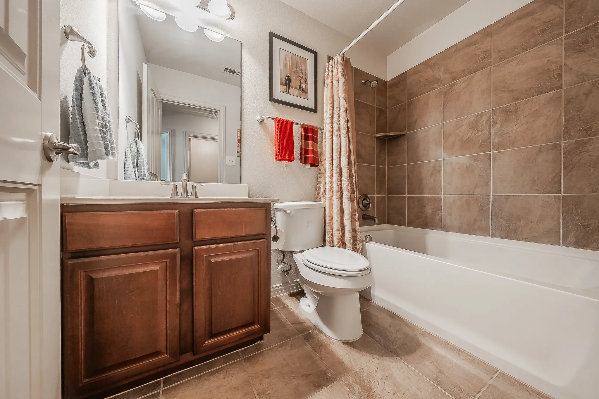 Townhouse For Sale in Tarrant County , 2933 Peyton Brook Drive, Fort Worth, Texas 76137, 3 Bedroom, 3 Bathroom, 2 Garage spaces, 1,491 Sqft, built in 2015, mls#21414160, Real Estate Agent in Fort Worth, Homes For Sale in Tarrant county, Homes For Sale in Fort Worth, Realtor in Fort Worth Texas, Real Estate Brokerage Independent Realty Texas, Luminita Cordes Realtor
