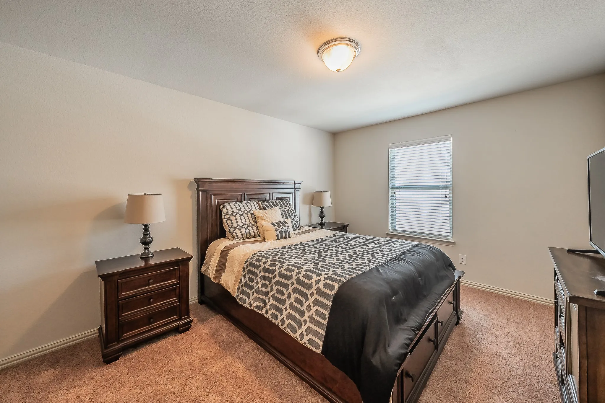 Townhouse For Sale in Tarrant County , 2933 Peyton Brook Drive, Fort Worth, Texas 76137, 3 Bedroom, 3 Bathroom, 2 Garage spaces, 1,491 Sqft, built in 2015, mls#21414160, Real Estate Agent in Fort Worth, Homes For Sale in Tarrant county, Homes For Sale in Fort Worth, Realtor in Fort Worth Texas, Real Estate Brokerage Independent Realty Texas, Luminita Cordes Realtor