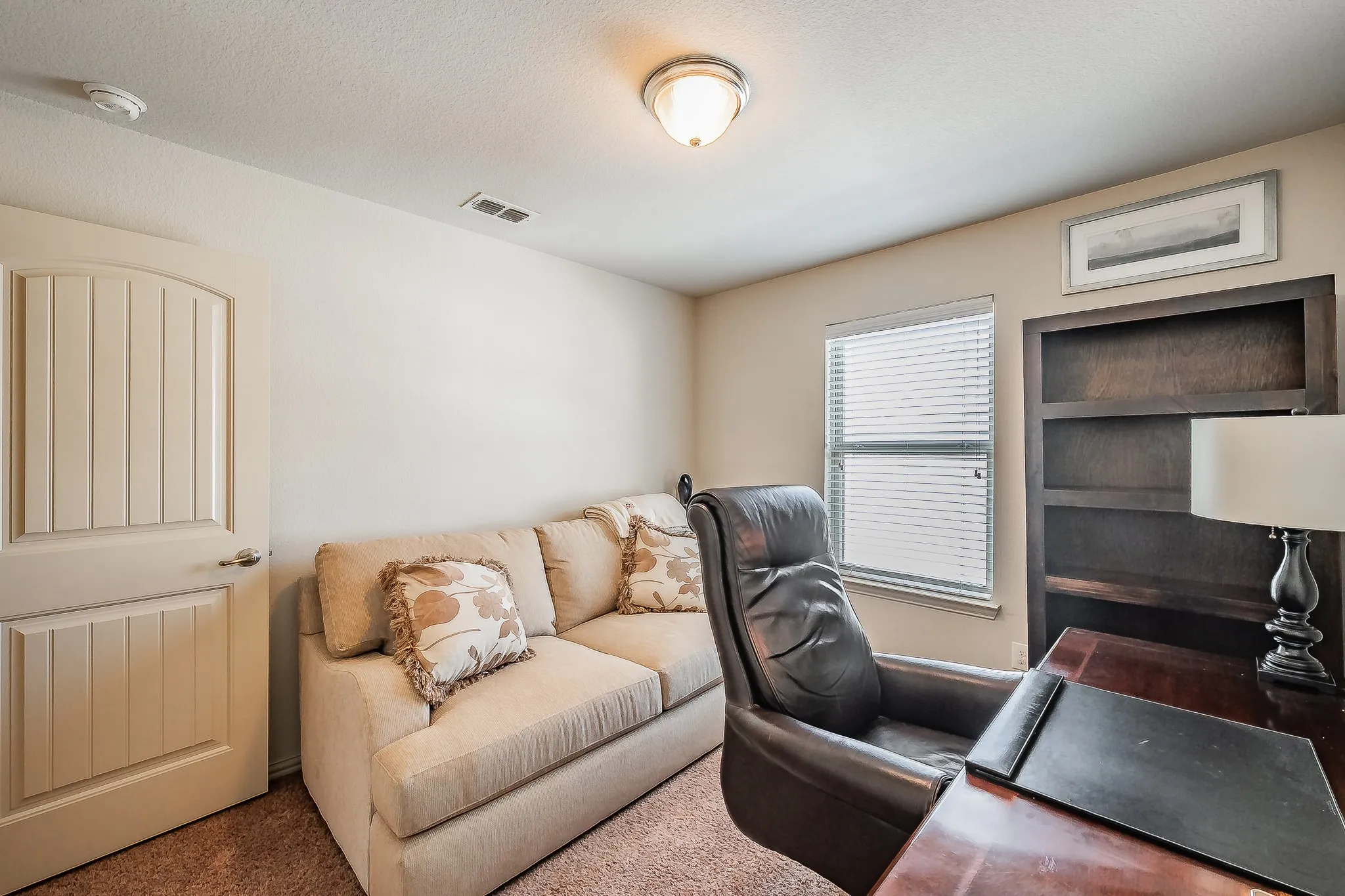 Townhouse For Sale in Tarrant County , 2933 Peyton Brook Drive, Fort Worth, Texas 76137, 3 Bedroom, 3 Bathroom, 2 Garage spaces, 1,491 Sqft, built in 2015, mls#21414160, Real Estate Agent in Fort Worth, Homes For Sale in Tarrant county, Homes For Sale in Fort Worth, Realtor in Fort Worth Texas, Real Estate Brokerage Independent Realty Texas, Luminita Cordes Realtor