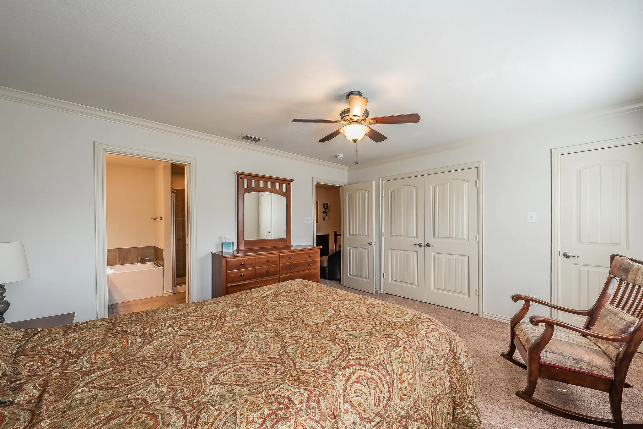 Townhouse For Sale in Tarrant County , 2933 Peyton Brook Drive, Fort Worth, Texas 76137, 3 Bedroom, 3 Bathroom, 2 Garage spaces, 1,491 Sqft, built in 2015, mls#21414160, Real Estate Agent in Fort Worth, Homes For Sale in Tarrant county, Homes For Sale in Fort Worth, Realtor in Fort Worth Texas, Real Estate Brokerage Independent Realty Texas, Luminita Cordes Realtor