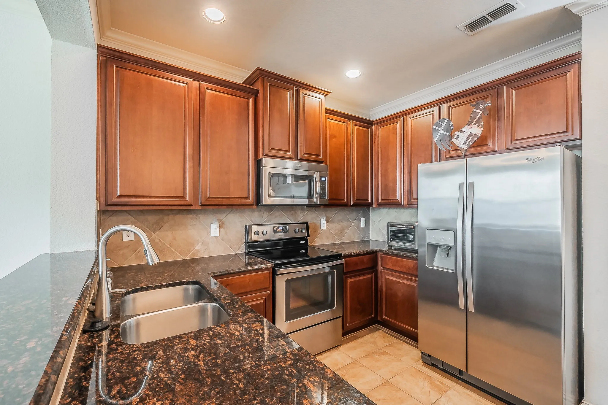 Townhouse For Sale in Tarrant County , 2933 Peyton Brook Drive, Fort Worth, Texas 76137, 3 Bedroom, 3 Bathroom, 2 Garage spaces, 1,491 Sqft, built in 2015, mls#21414160, Real Estate Agent in Fort Worth, Homes For Sale in Tarrant county, Homes For Sale in Fort Worth, Realtor in Fort Worth Texas, Real Estate Brokerage Independent Realty Texas, Luminita Cordes Realtor