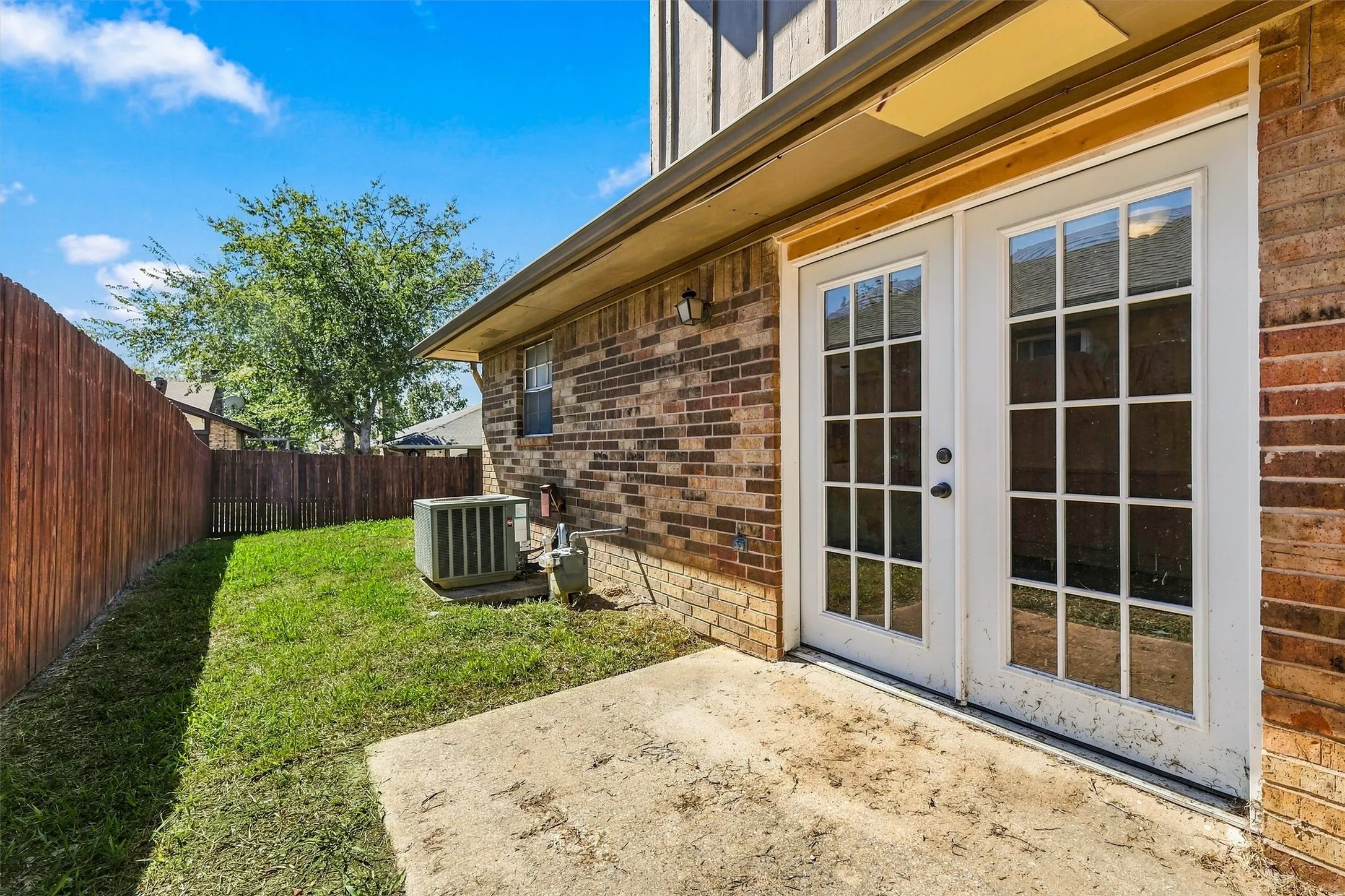 Duplex For Rent in Dallas County , 2145 Willow Place A, Carrollton, Texas 75006, 3 Bedroom, 3 Bathroom, 2 Garage spaces, 1,761 Sqft, built in 1979, mls#21413219, Real Estate Agent in Carrollton, Homes For Rent in Dallas county, Homes For Rent in Carrollton, Realtor in Carrollton Texas, Real Estate Brokerage Independent Realty Texas, Luminita Cordes Realtor