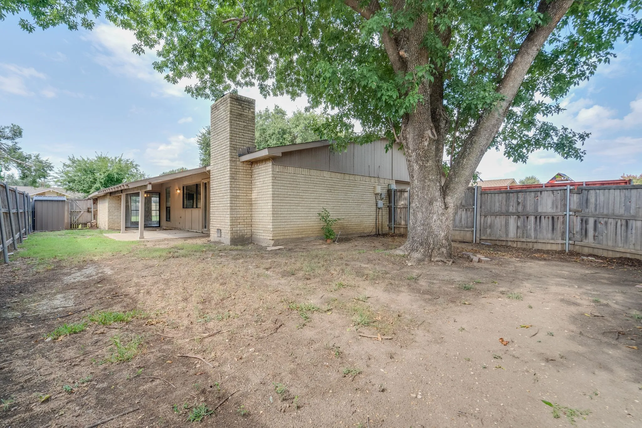 Single Family Residence For Rent in Dallas County , 216 Park Meadow Way, Coppell, Texas 75019, 3 Bedroom, 2 Bathroom, 2 Garage spaces, 1,963 Sqft, built in 1979, mls#21414185, Real Estate Agent in Coppell, Homes For Rent in Dallas county, Homes For Rent in Coppell, Realtor in Coppell Texas, Real Estate Brokerage Independent Realty Texas, Luminita Cordes Realtor