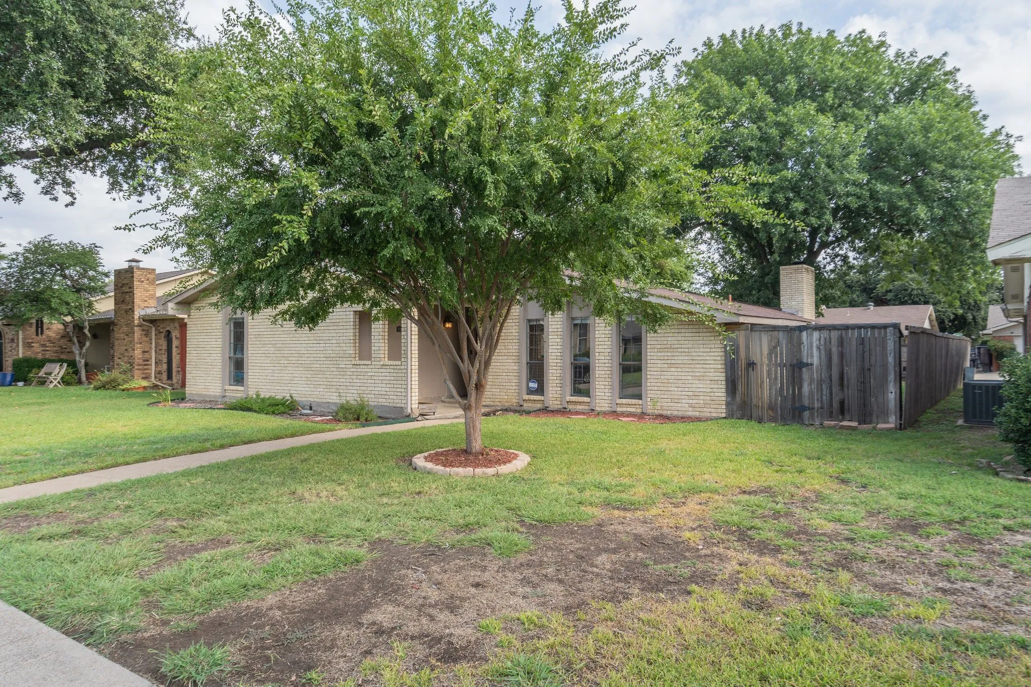 Single Family Residence For Rent in Dallas County , 216 Park Meadow Way, Coppell, Texas 75019, 3 Bedroom, 2 Bathroom, 2 Garage spaces, 1,963 Sqft, built in 1979, mls#21414185, Real Estate Agent in Coppell, Homes For Rent in Dallas county, Homes For Rent in Coppell, Realtor in Coppell Texas, Real Estate Brokerage Independent Realty Texas, Luminita Cordes Realtor