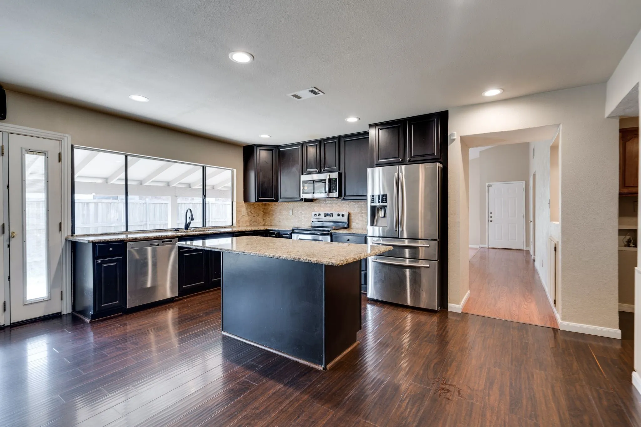 Single Family Residence For Rent in Dallas County , 216 Park Meadow Way, Coppell, Texas 75019, 3 Bedroom, 2 Bathroom, 2 Garage spaces, 1,963 Sqft, built in 1979, mls#21414185, Real Estate Agent in Coppell, Homes For Rent in Dallas county, Homes For Rent in Coppell, Realtor in Coppell Texas, Real Estate Brokerage Independent Realty Texas, Luminita Cordes Realtor