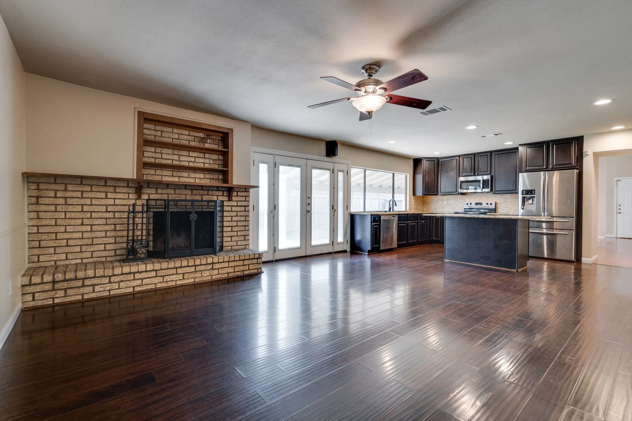 Single Family Residence For Rent in Dallas County , 216 Park Meadow Way, Coppell, Texas 75019, 3 Bedroom, 2 Bathroom, 2 Garage spaces, 1,963 Sqft, built in 1979, mls#21414185, Real Estate Agent in Coppell, Homes For Rent in Dallas county, Homes For Rent in Coppell, Realtor in Coppell Texas, Real Estate Brokerage Independent Realty Texas, Luminita Cordes Realtor