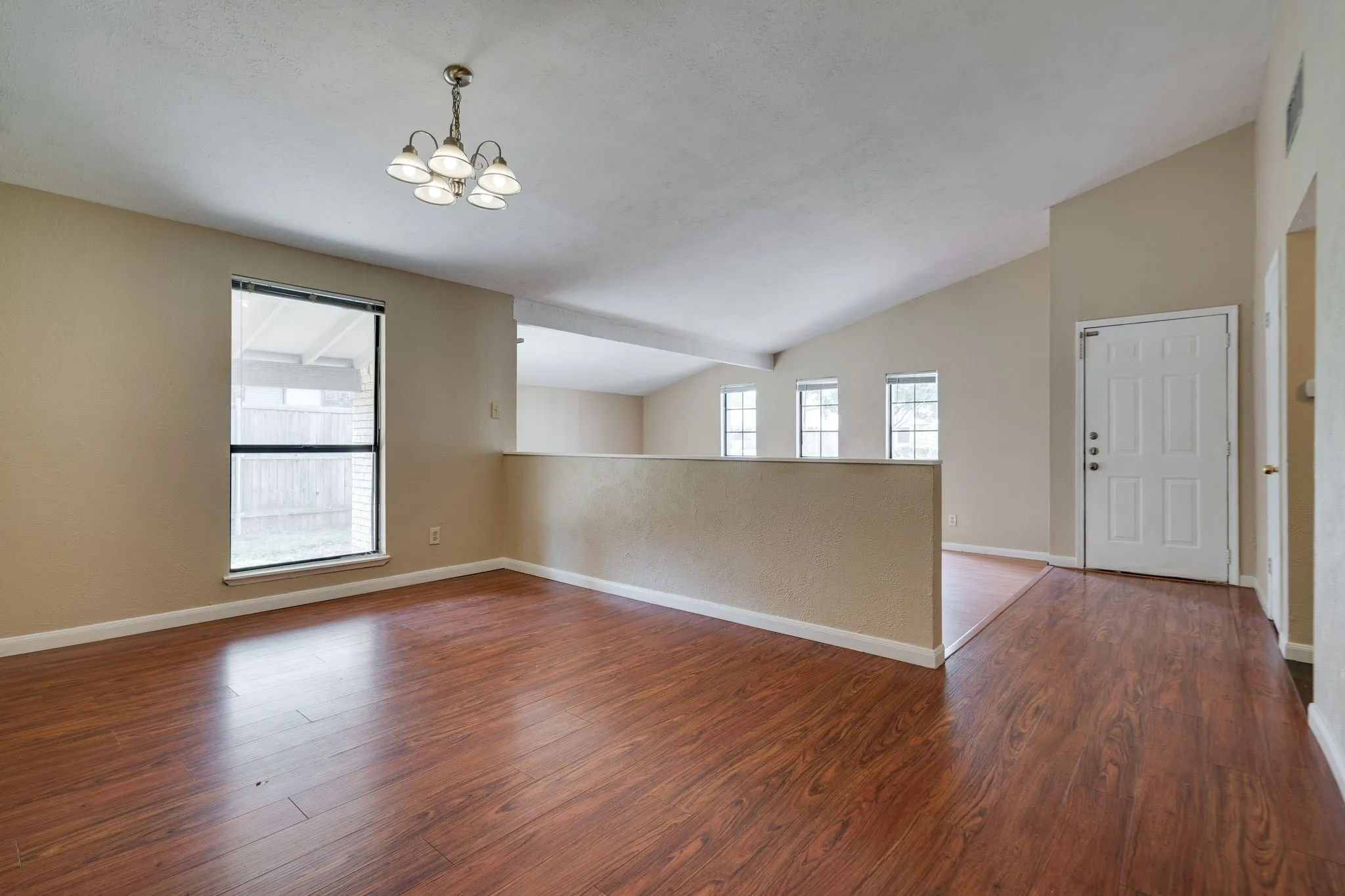 Single Family Residence For Rent in Dallas County , 216 Park Meadow Way, Coppell, Texas 75019, 3 Bedroom, 2 Bathroom, 2 Garage spaces, 1,963 Sqft, built in 1979, mls#21414185, Real Estate Agent in Coppell, Homes For Rent in Dallas county, Homes For Rent in Coppell, Realtor in Coppell Texas, Real Estate Brokerage Independent Realty Texas, Luminita Cordes Realtor