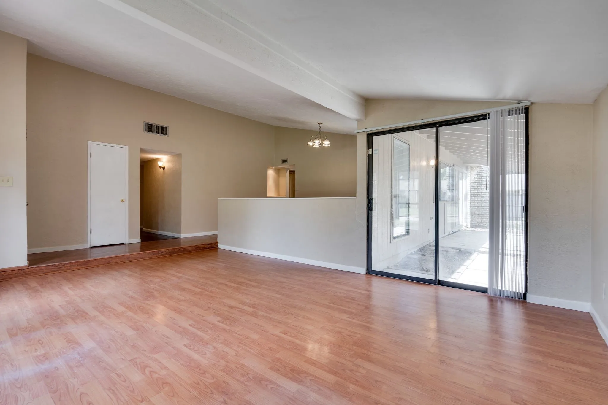Single Family Residence For Rent in Dallas County , 216 Park Meadow Way, Coppell, Texas 75019, 3 Bedroom, 2 Bathroom, 2 Garage spaces, 1,963 Sqft, built in 1979, mls#21414185, Real Estate Agent in Coppell, Homes For Rent in Dallas county, Homes For Rent in Coppell, Realtor in Coppell Texas, Real Estate Brokerage Independent Realty Texas, Luminita Cordes Realtor