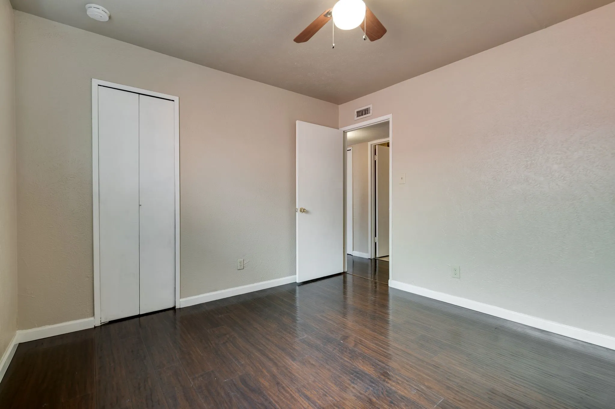 Single Family Residence For Rent in Dallas County , 216 Park Meadow Way, Coppell, Texas 75019, 3 Bedroom, 2 Bathroom, 2 Garage spaces, 1,963 Sqft, built in 1979, mls#21414185, Real Estate Agent in Coppell, Homes For Rent in Dallas county, Homes For Rent in Coppell, Realtor in Coppell Texas, Real Estate Brokerage Independent Realty Texas, Luminita Cordes Realtor