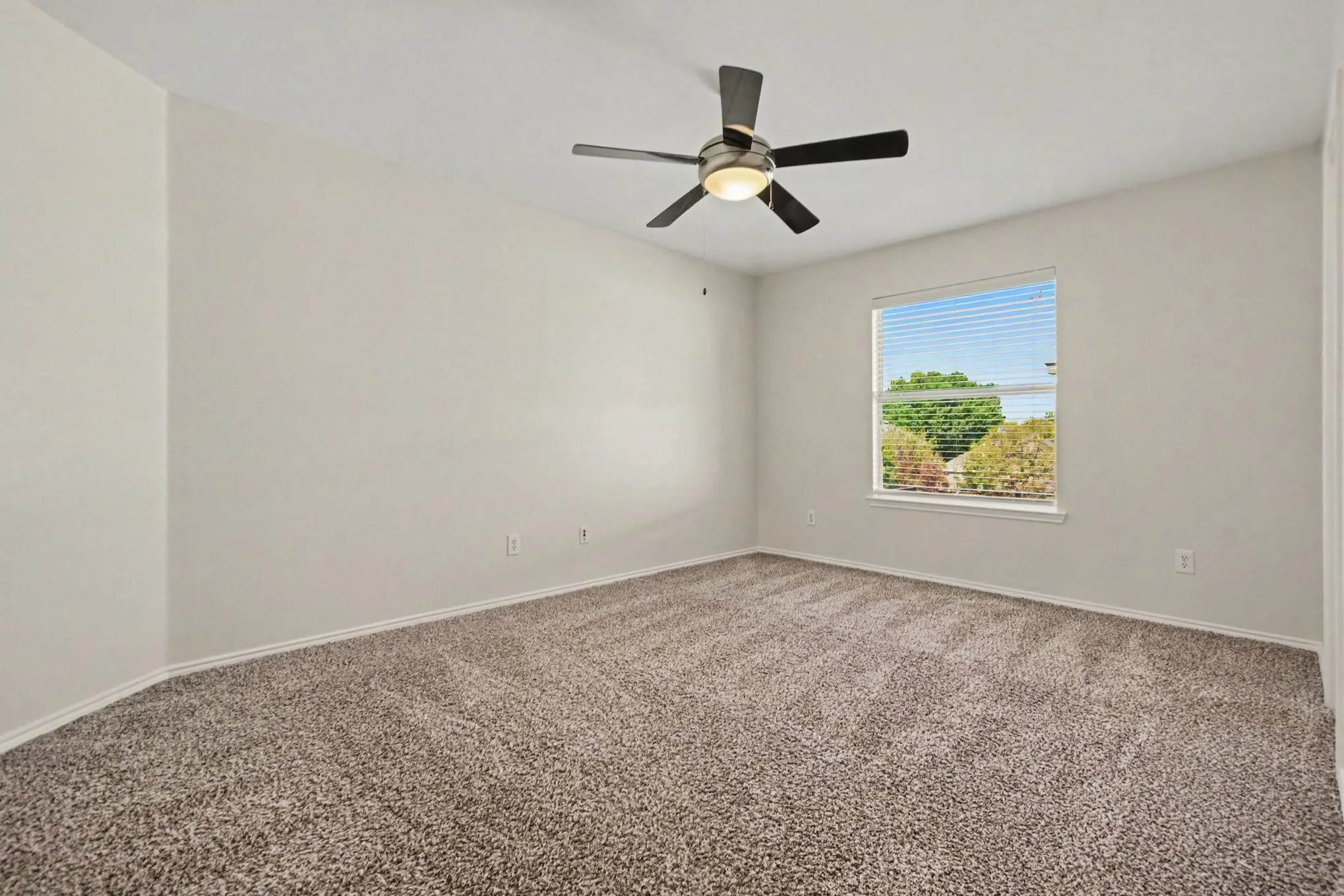 Single Family Residence For Sale in Collin County , 2608 Hudson Crossing, Mc Kinney, Texas 75072, 4 Bedroom, 3 Bathroom, 2 Garage spaces, 2,725 Sqft, built in 2001, mls#21410613, Real Estate Agent in Mc Kinney, Homes For Sale in Collin county, Homes For Sale in Mc Kinney, Realtor in Mc Kinney Texas, Real Estate Brokerage Independent Realty Texas, Luminita Cordes Realtor