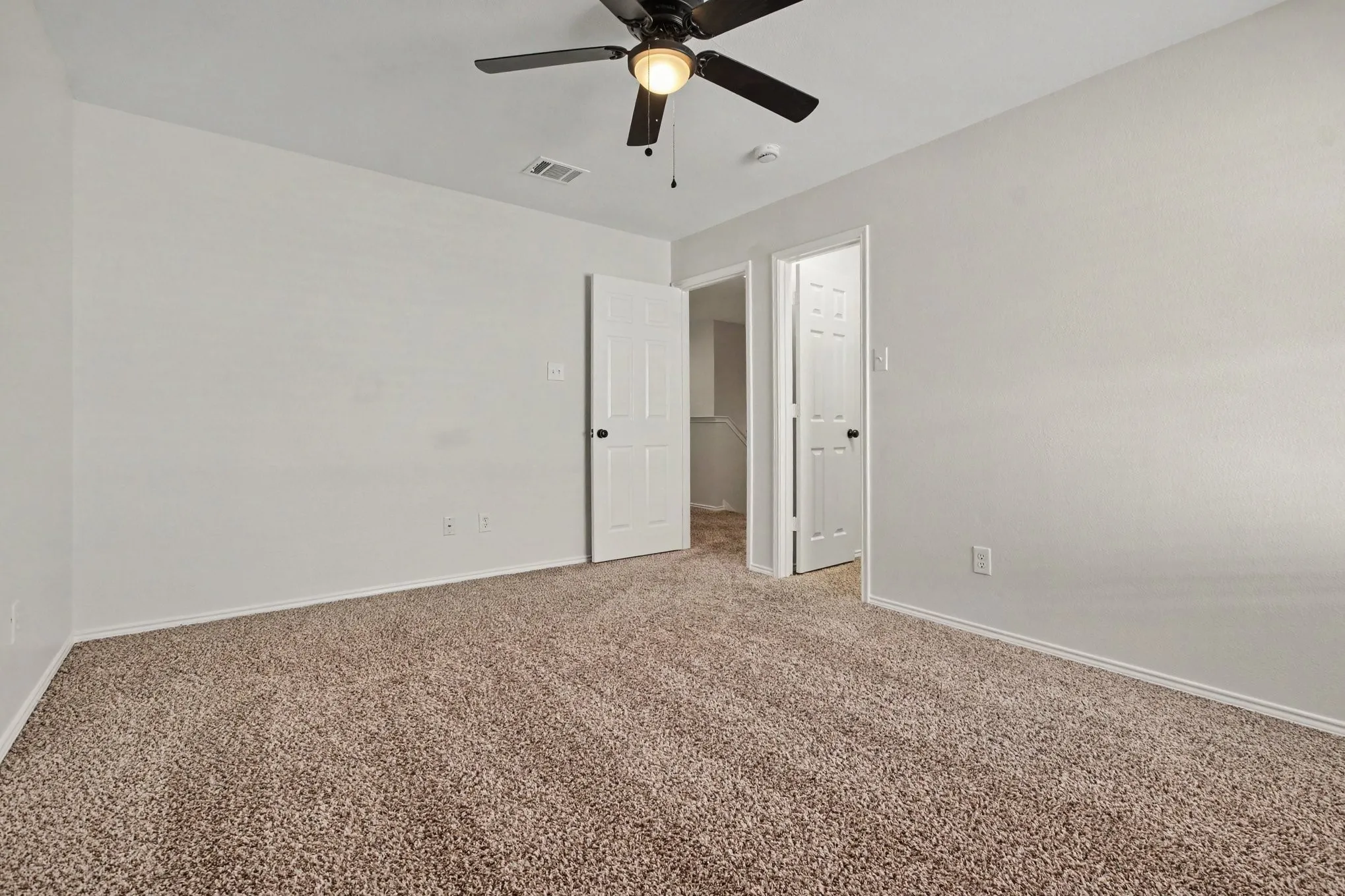 Single Family Residence For Sale in Collin County , 2608 Hudson Crossing, Mc Kinney, Texas 75072, 4 Bedroom, 3 Bathroom, 2 Garage spaces, 2,725 Sqft, built in 2001, mls#21410613, Real Estate Agent in Mc Kinney, Homes For Sale in Collin county, Homes For Sale in Mc Kinney, Realtor in Mc Kinney Texas, Real Estate Brokerage Independent Realty Texas, Luminita Cordes Realtor