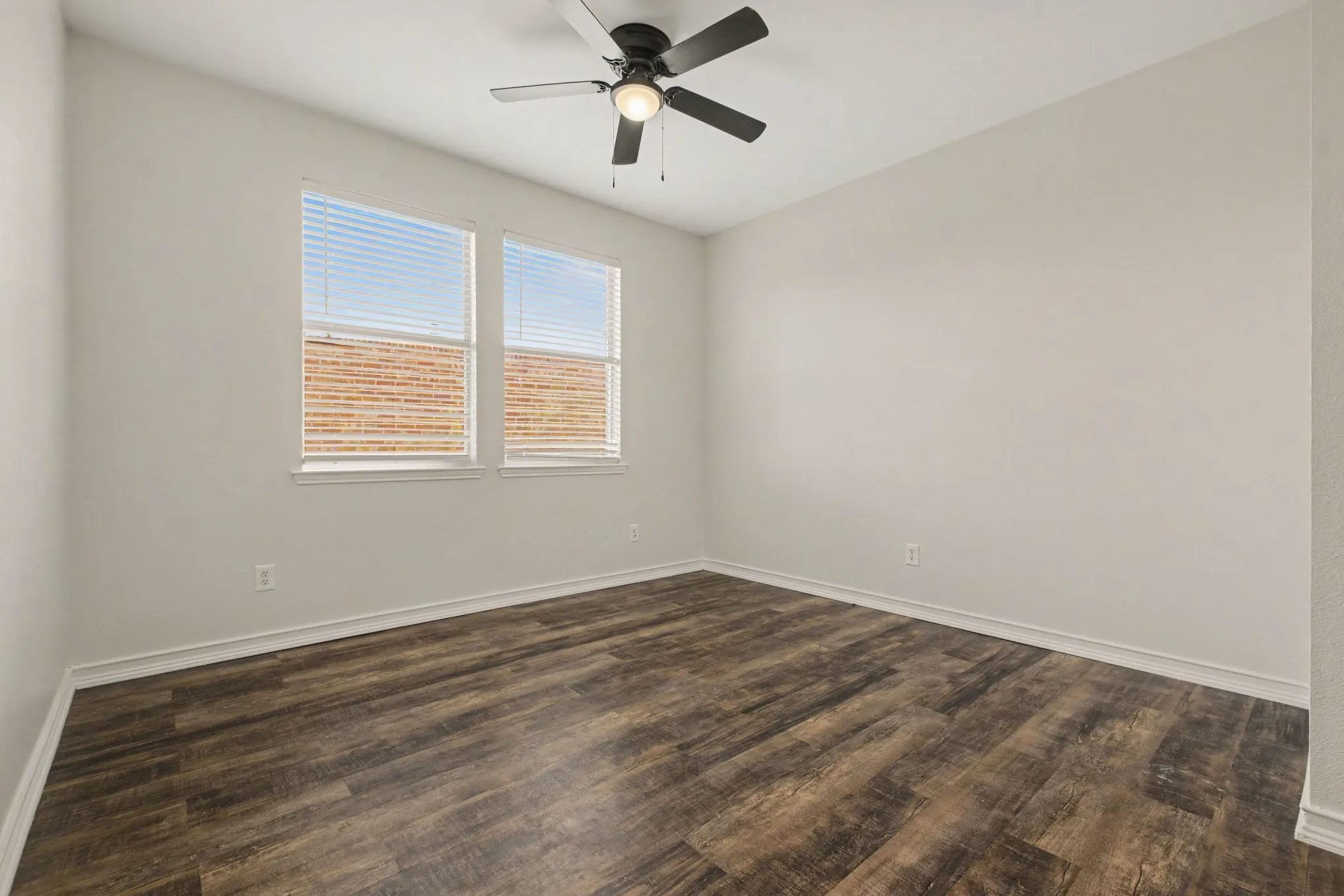 Single Family Residence For Sale in Collin County , 2608 Hudson Crossing, Mc Kinney, Texas 75072, 4 Bedroom, 3 Bathroom, 2 Garage spaces, 2,725 Sqft, built in 2001, mls#21410613, Real Estate Agent in Mc Kinney, Homes For Sale in Collin county, Homes For Sale in Mc Kinney, Realtor in Mc Kinney Texas, Real Estate Brokerage Independent Realty Texas, Luminita Cordes Realtor