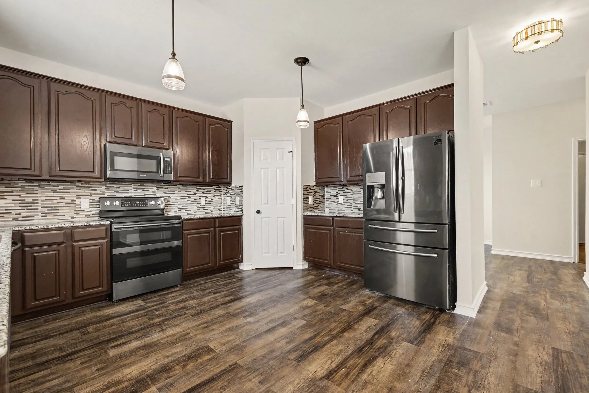 Single Family Residence For Sale in Collin County , 2608 Hudson Crossing, Mc Kinney, Texas 75072, 4 Bedroom, 3 Bathroom, 2 Garage spaces, 2,725 Sqft, built in 2001, mls#21410613, Real Estate Agent in Mc Kinney, Homes For Sale in Collin county, Homes For Sale in Mc Kinney, Realtor in Mc Kinney Texas, Real Estate Brokerage Independent Realty Texas, Luminita Cordes Realtor