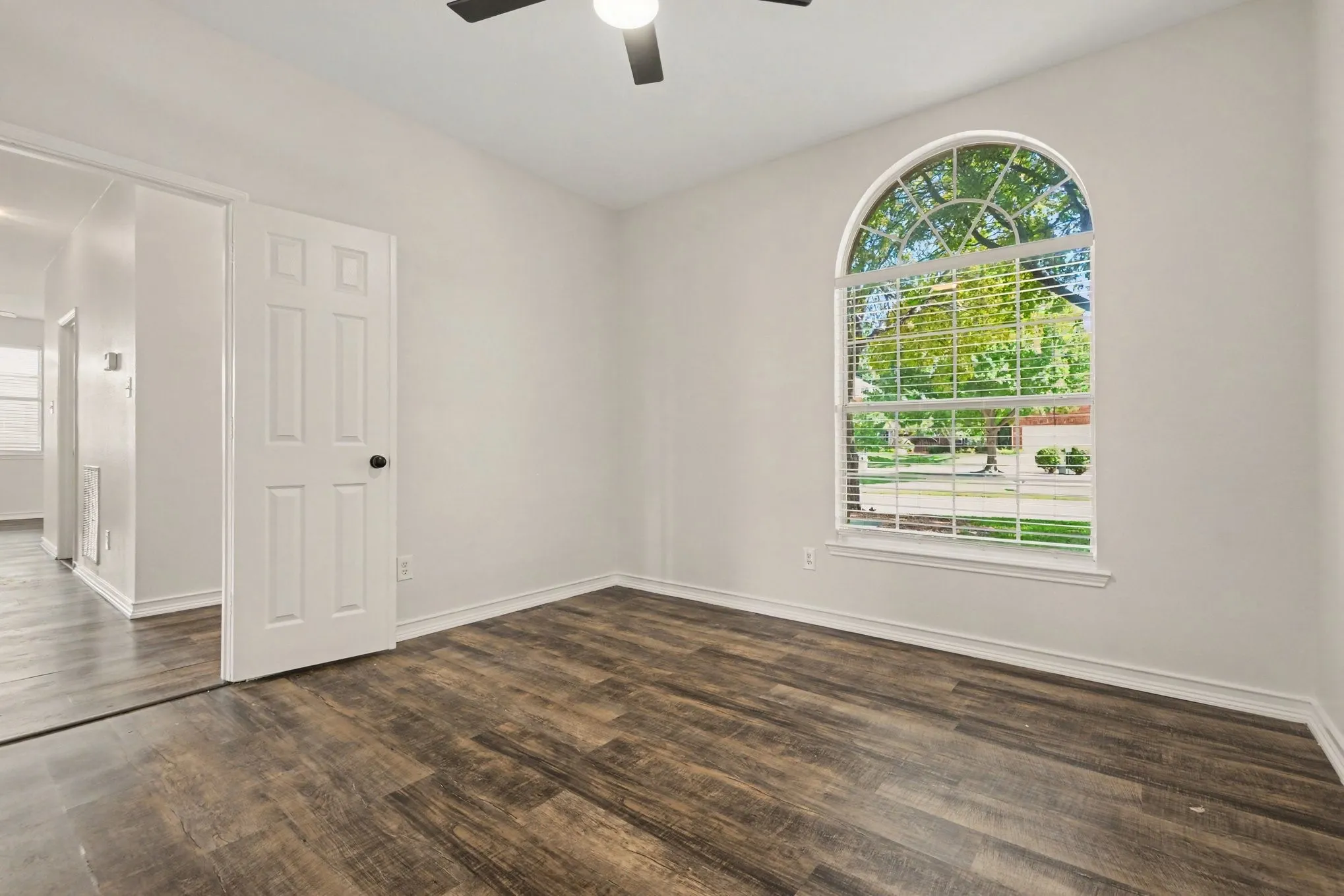 Single Family Residence For Sale in Collin County , 2608 Hudson Crossing, Mc Kinney, Texas 75072, 4 Bedroom, 3 Bathroom, 2 Garage spaces, 2,725 Sqft, built in 2001, mls#21410613, Real Estate Agent in Mc Kinney, Homes For Sale in Collin county, Homes For Sale in Mc Kinney, Realtor in Mc Kinney Texas, Real Estate Brokerage Independent Realty Texas, Luminita Cordes Realtor