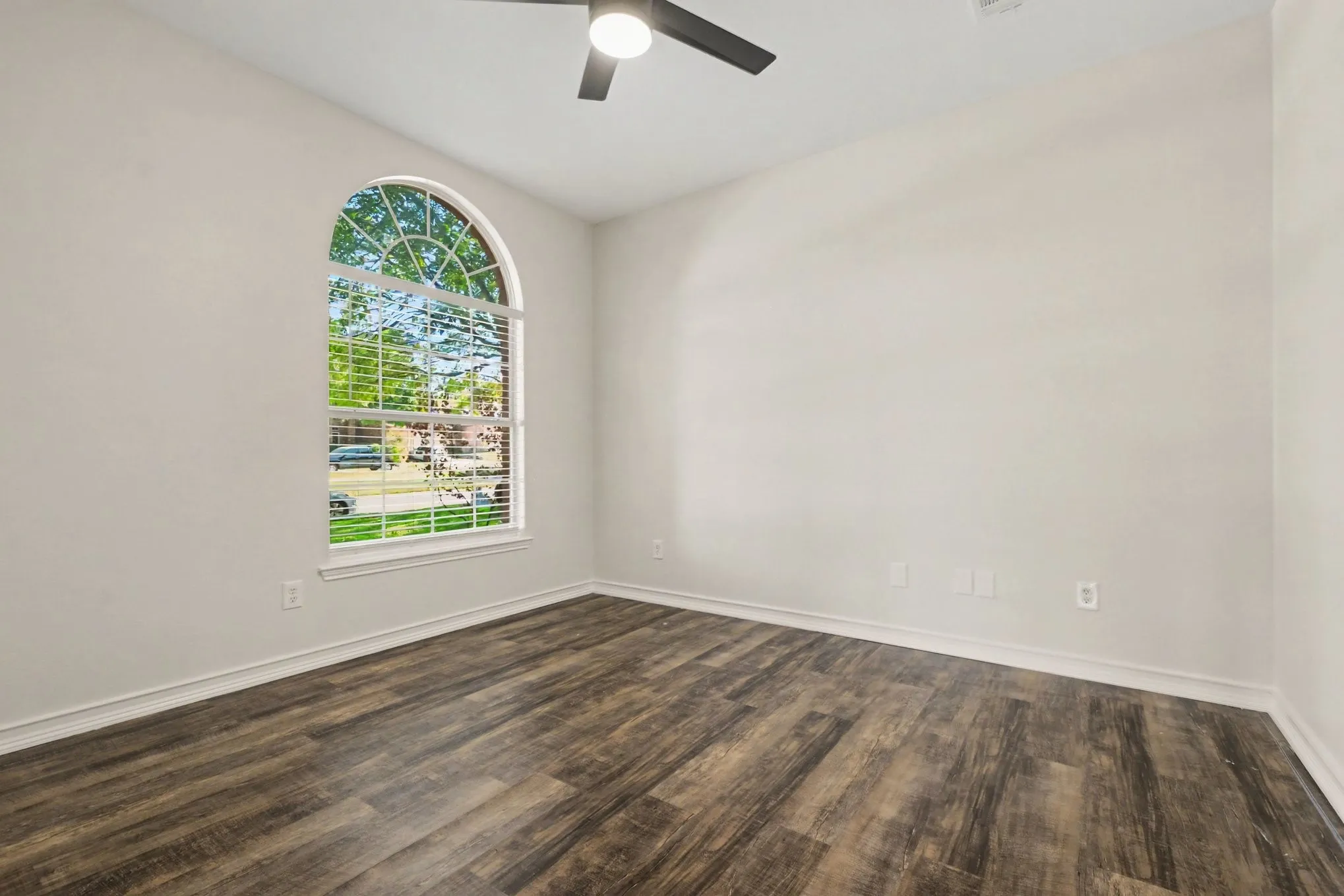 Single Family Residence For Sale in Collin County , 2608 Hudson Crossing, Mc Kinney, Texas 75072, 4 Bedroom, 3 Bathroom, 2 Garage spaces, 2,725 Sqft, built in 2001, mls#21410613, Real Estate Agent in Mc Kinney, Homes For Sale in Collin county, Homes For Sale in Mc Kinney, Realtor in Mc Kinney Texas, Real Estate Brokerage Independent Realty Texas, Luminita Cordes Realtor