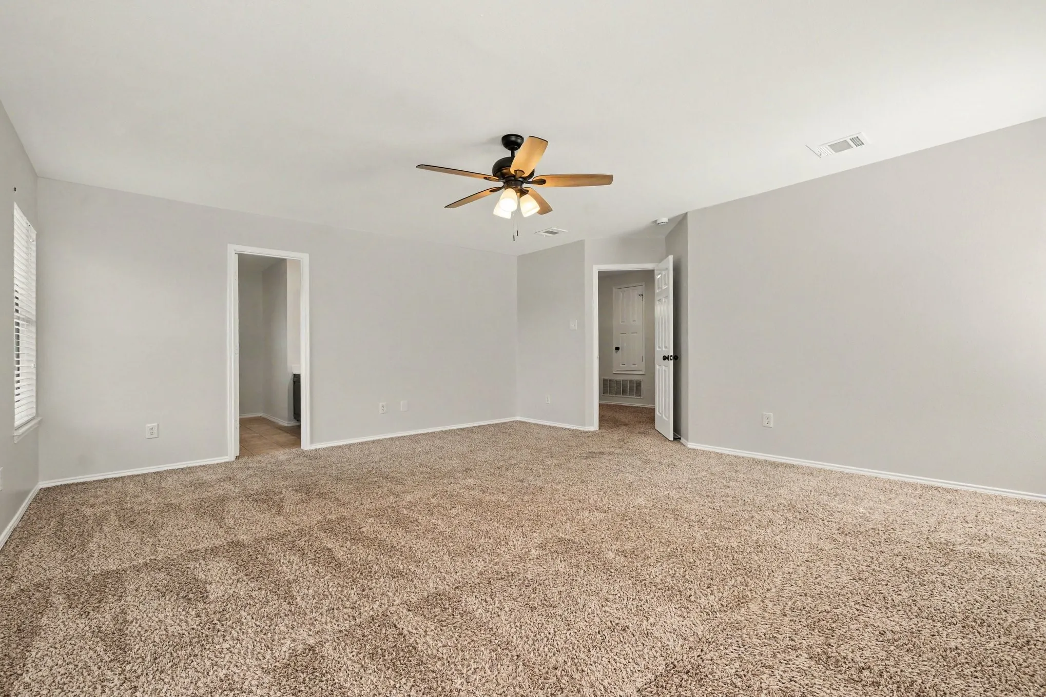 Single Family Residence For Sale in Collin County , 2608 Hudson Crossing, Mc Kinney, Texas 75072, 4 Bedroom, 3 Bathroom, 2 Garage spaces, 2,725 Sqft, built in 2001, mls#21410613, Real Estate Agent in Mc Kinney, Homes For Sale in Collin county, Homes For Sale in Mc Kinney, Realtor in Mc Kinney Texas, Real Estate Brokerage Independent Realty Texas, Luminita Cordes Realtor